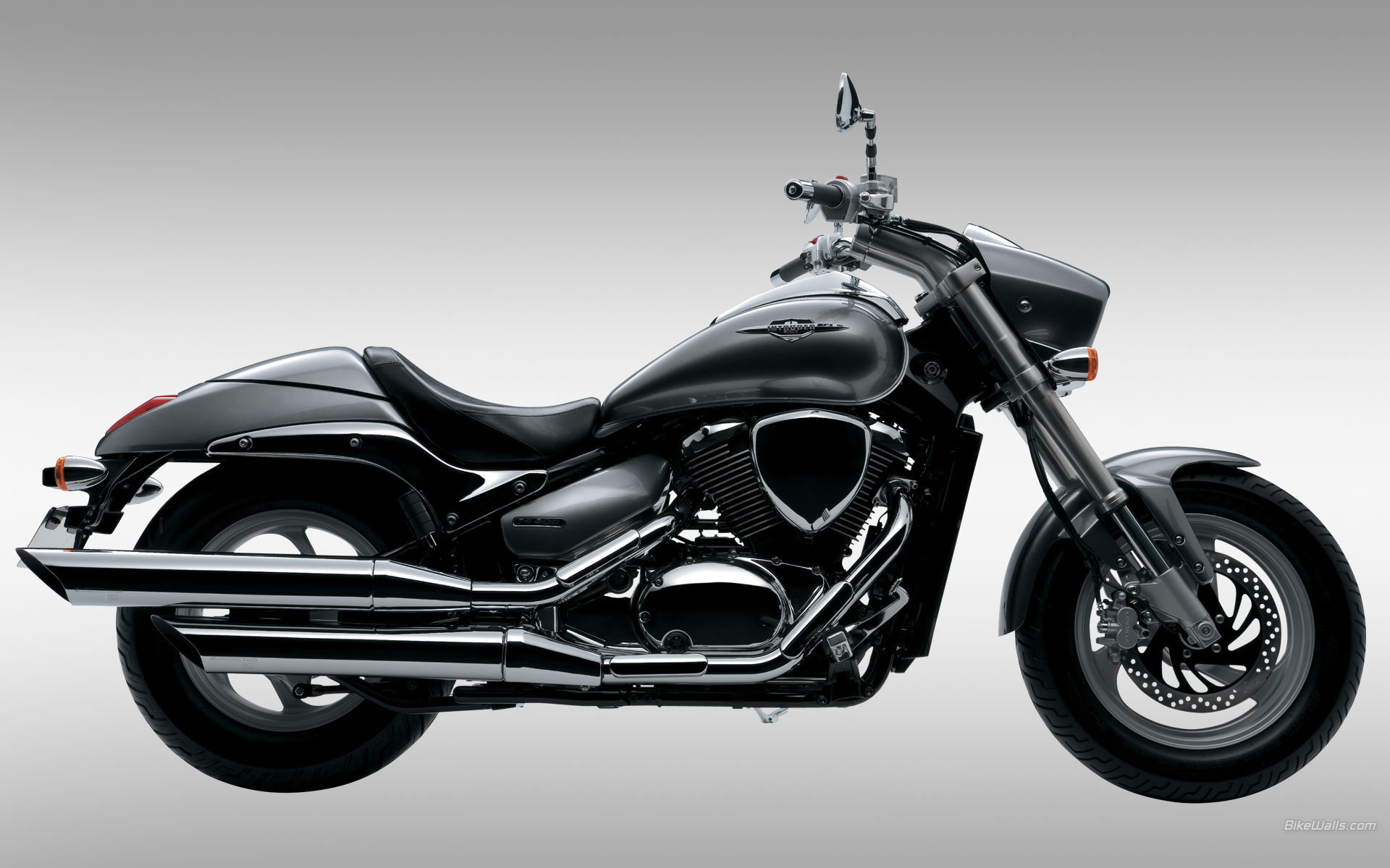 Новый мотоцикл Suzuki Intruder M800