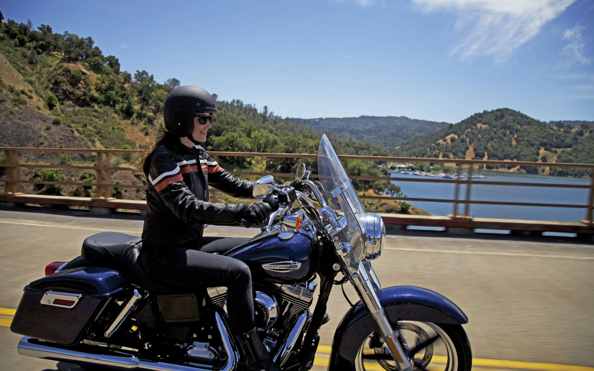 Новый мотоцикл Harley-Davidson Dyna Switchback