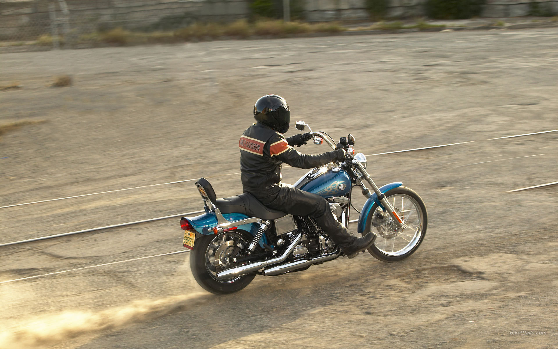 Новый надежный мотоцикл Harley-Davidson Dyna Switchback