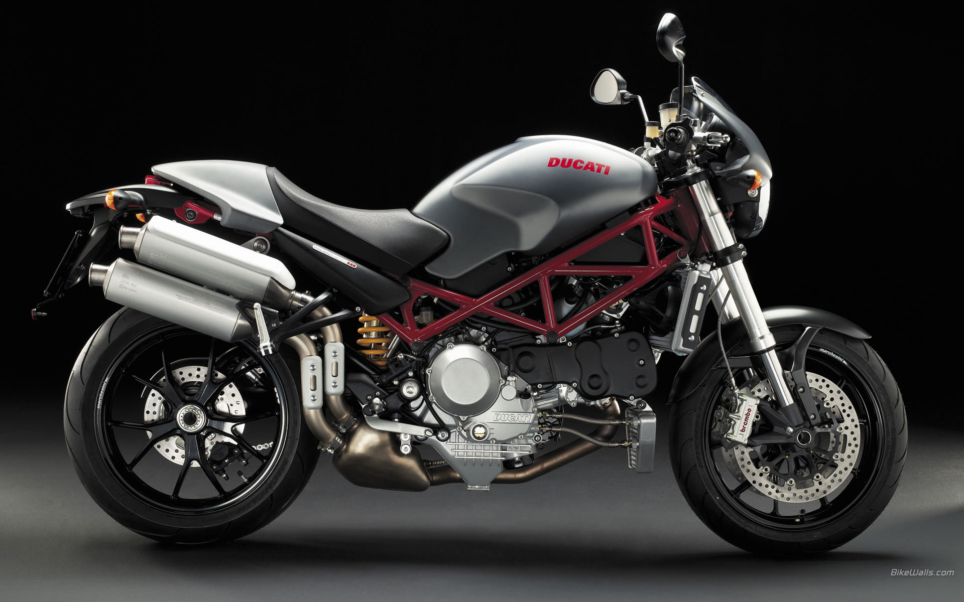Популярный мотоцикл Ducati Monster 1200