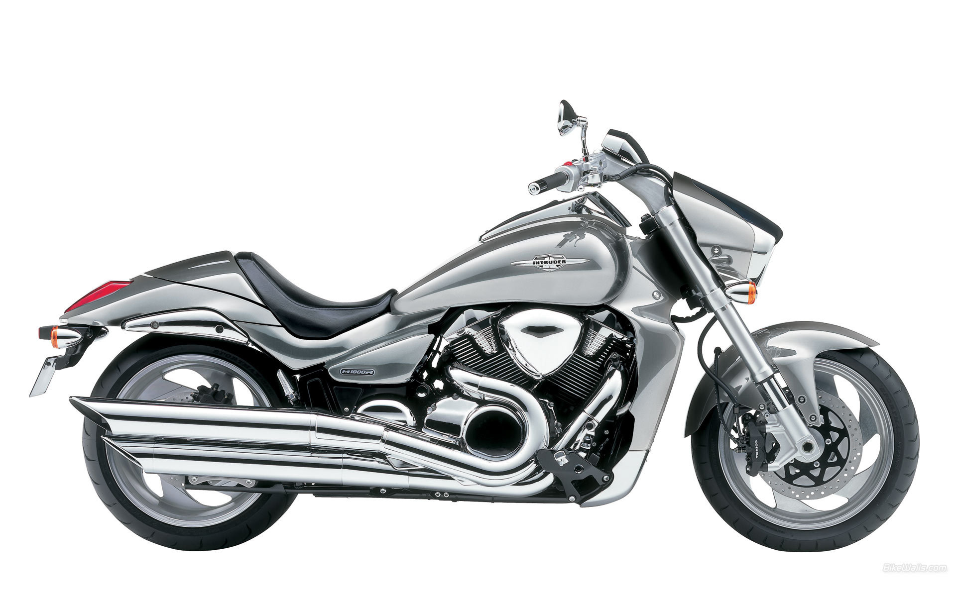 Популярный мотоцикл Suzuki  Intruder M1800 R