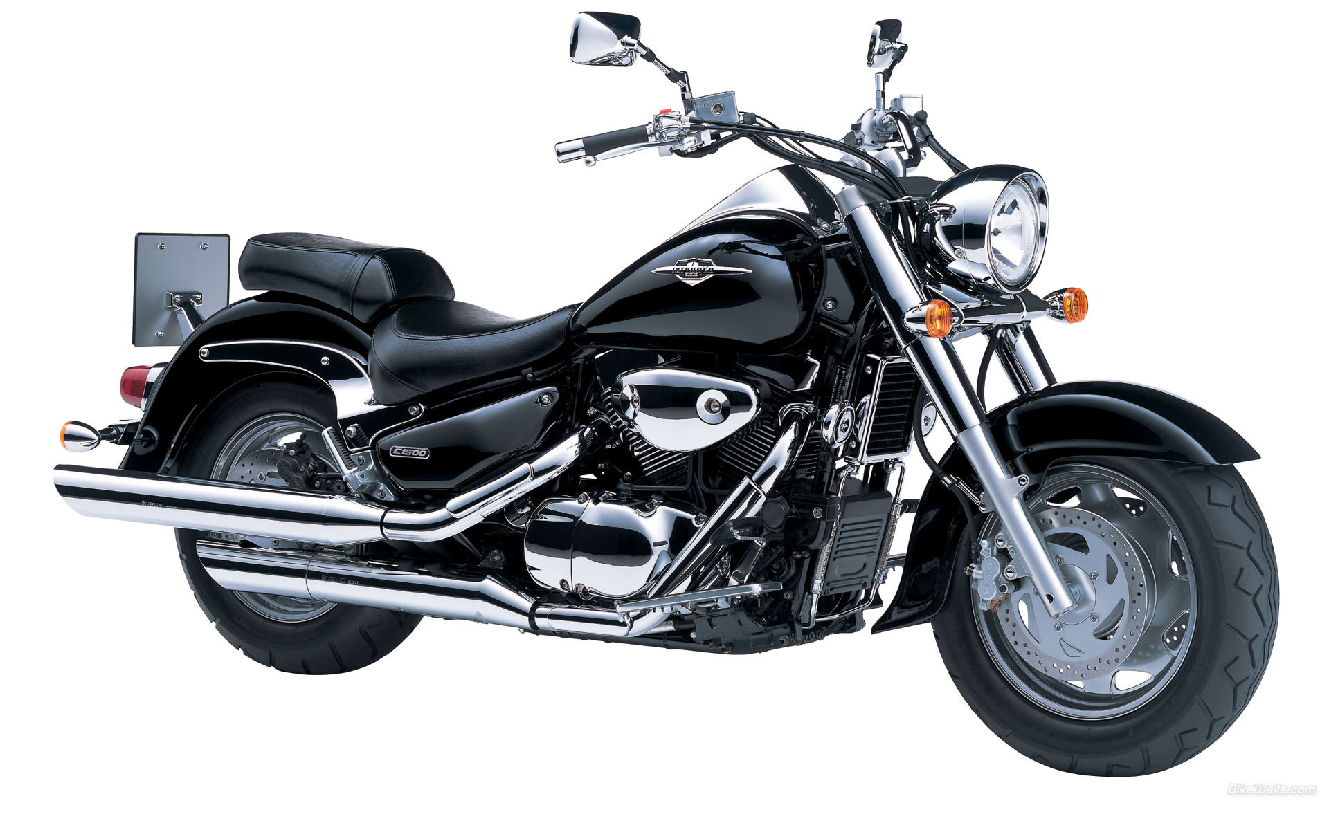 Надежный мотоцикл Suzuki Intruder M1500
