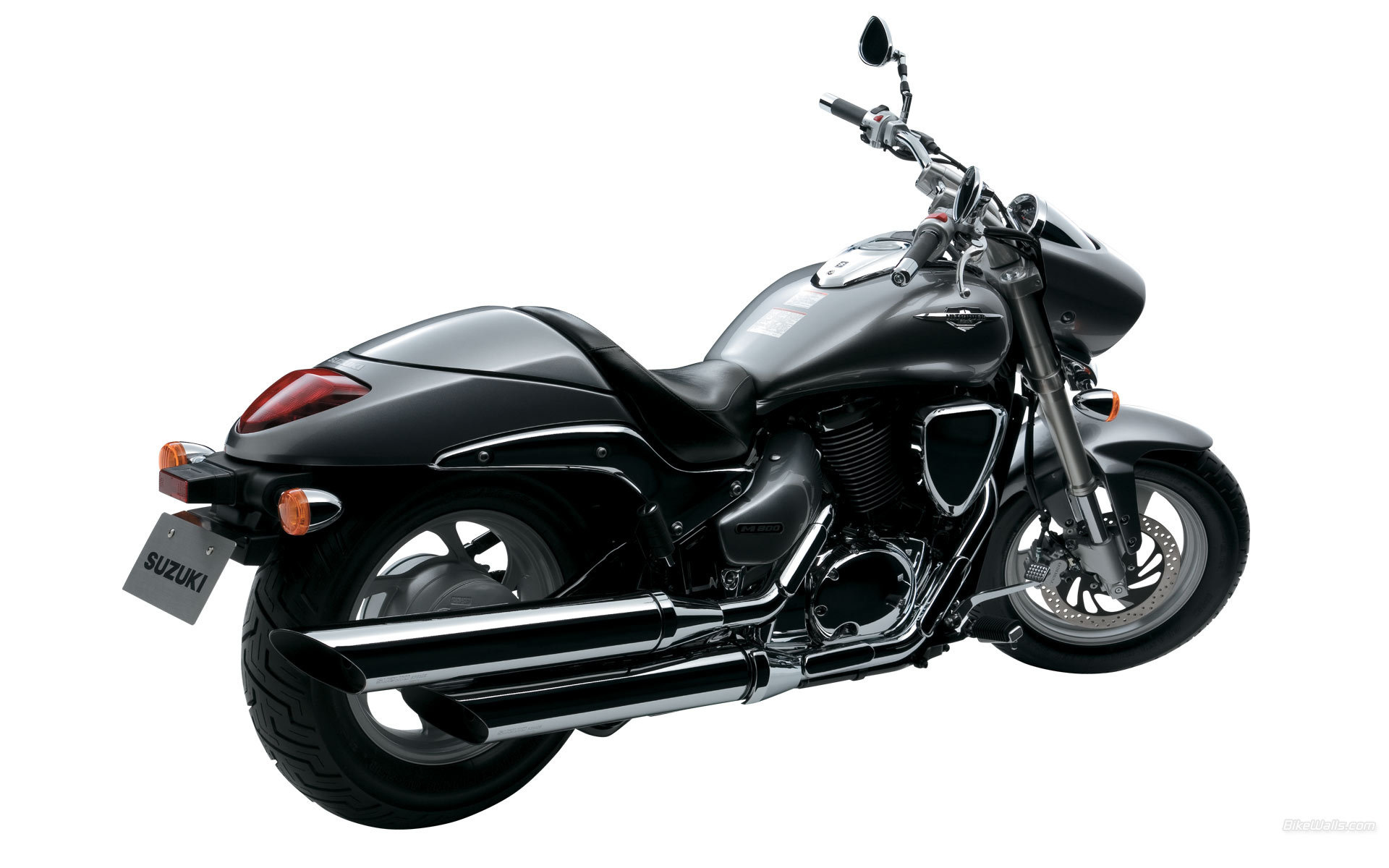 Надежный мотоцикл Suzuki Intruder M800