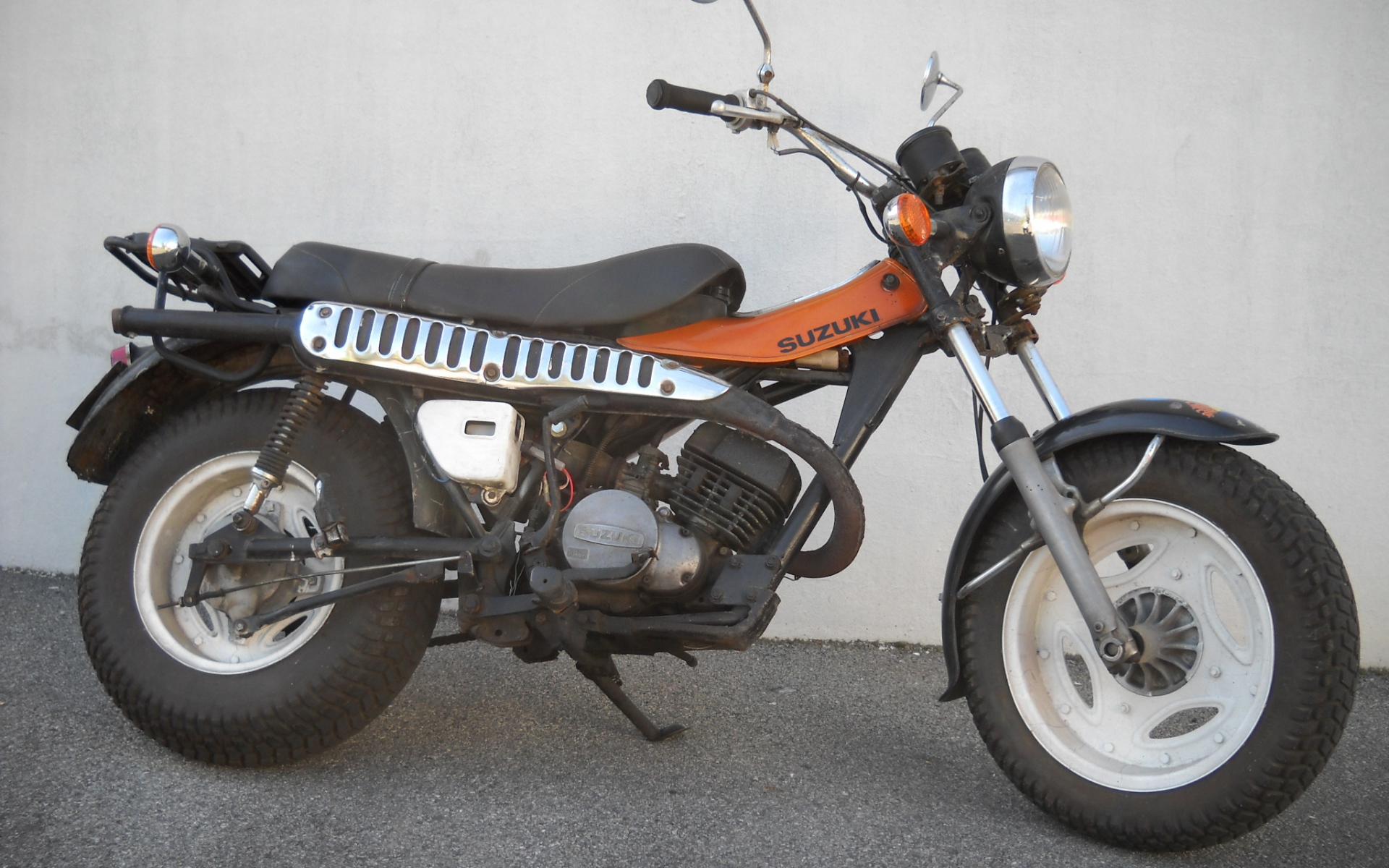 Надежный мотоцикл Suzuki RV 125