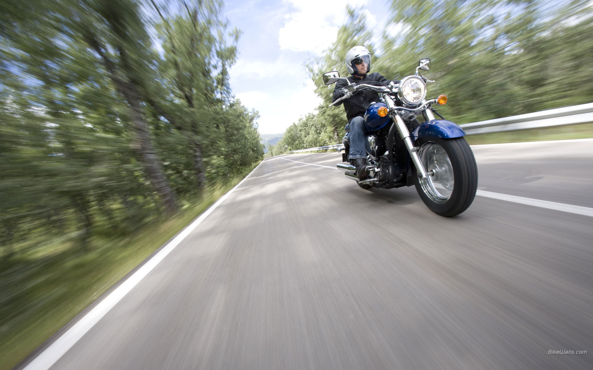 Тест-драйв мотоцикла Kawasaki VN 900 Classic