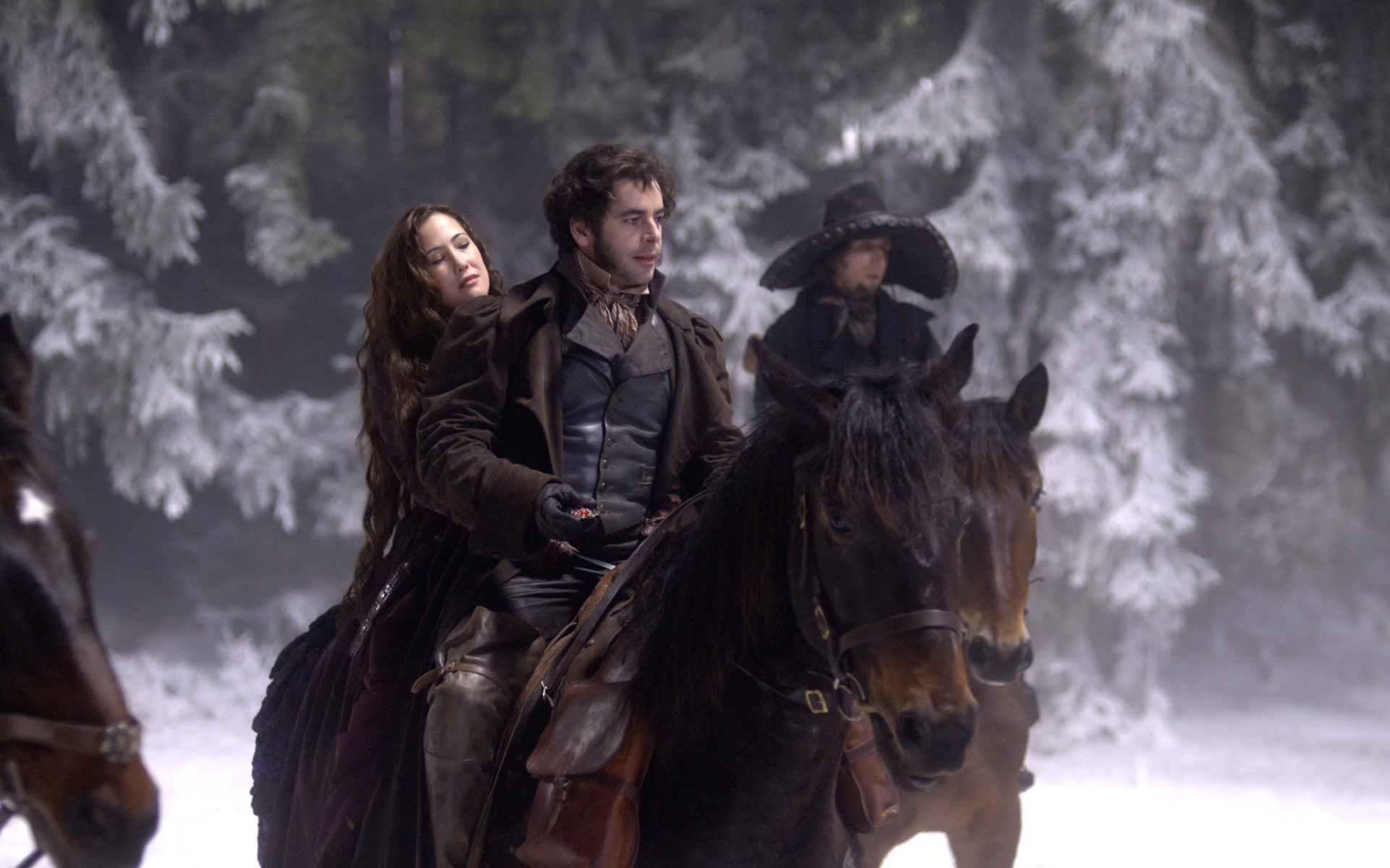 Красавица и чудовище в лесу