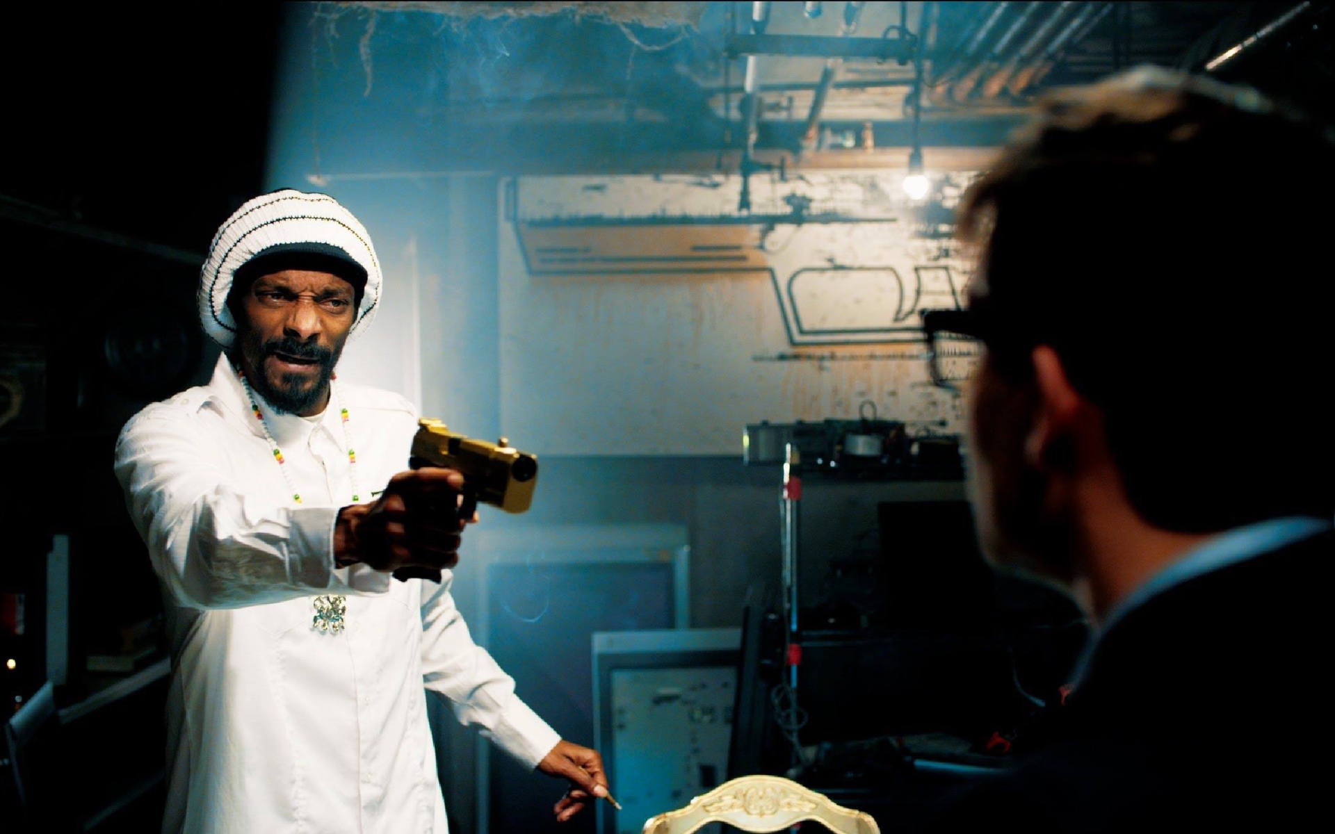 Одноклассники.ru НаCLICKай удачу угрожает пистолетом