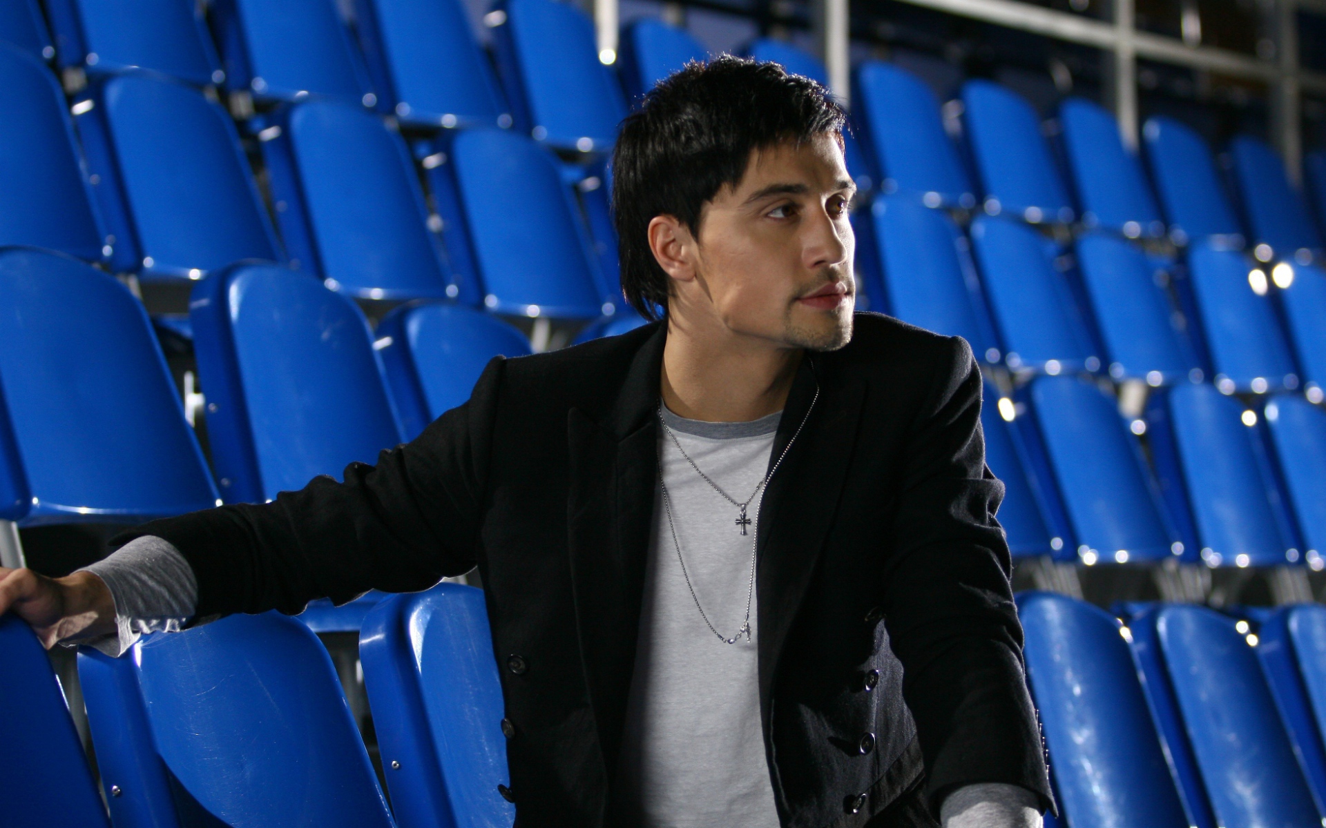 Дима Билан на стадионе