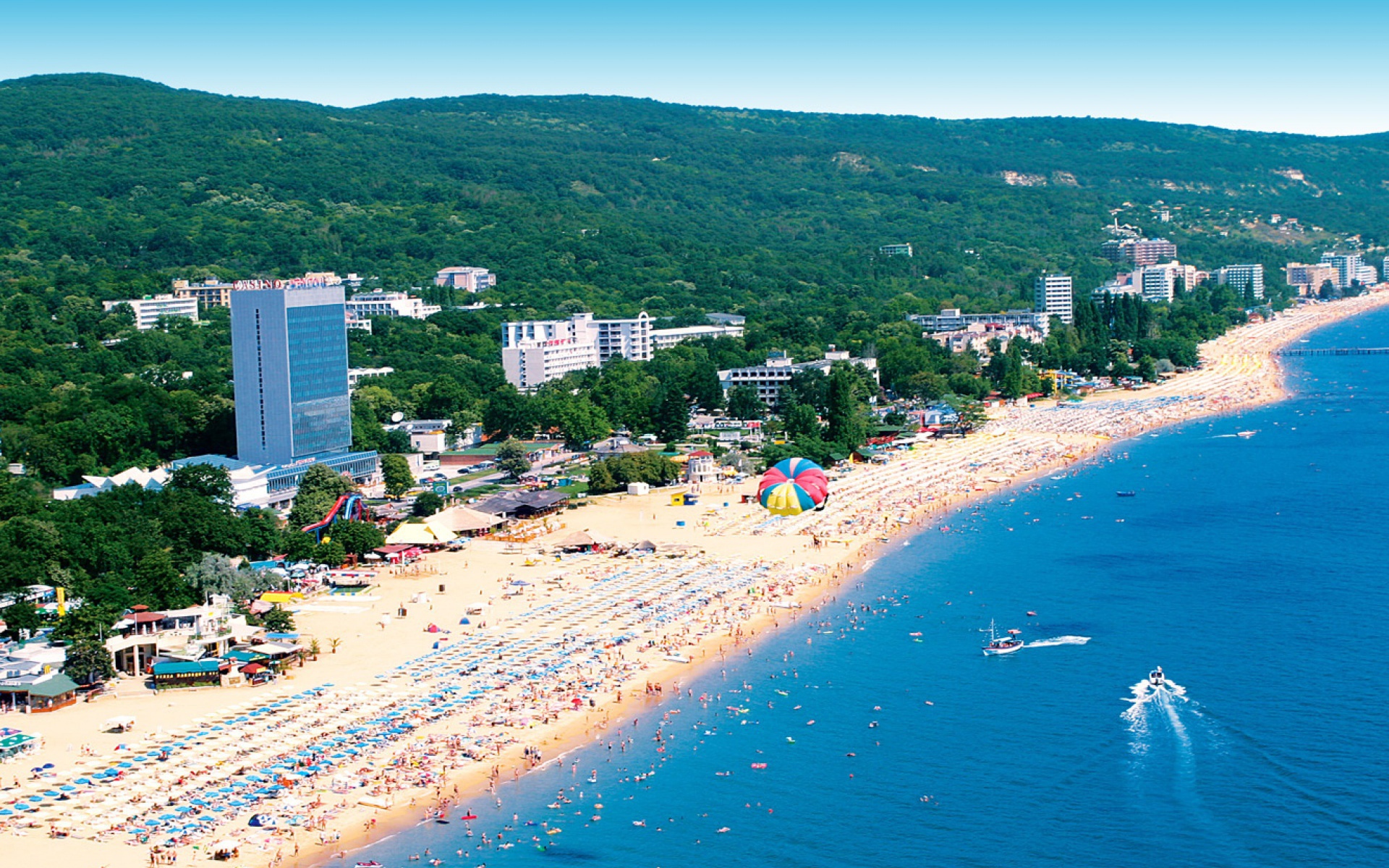 Отдых на золотом пляже