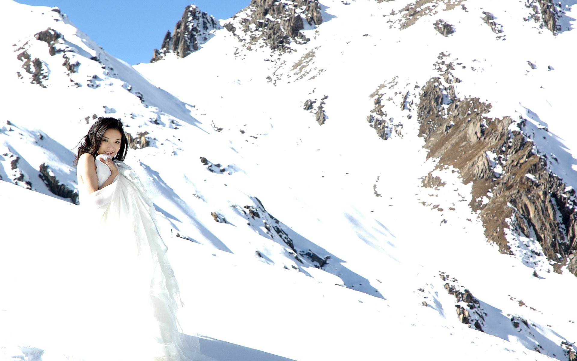 Невеста в снежных горах