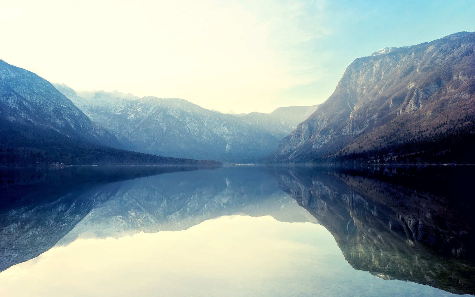 Отражение в озере