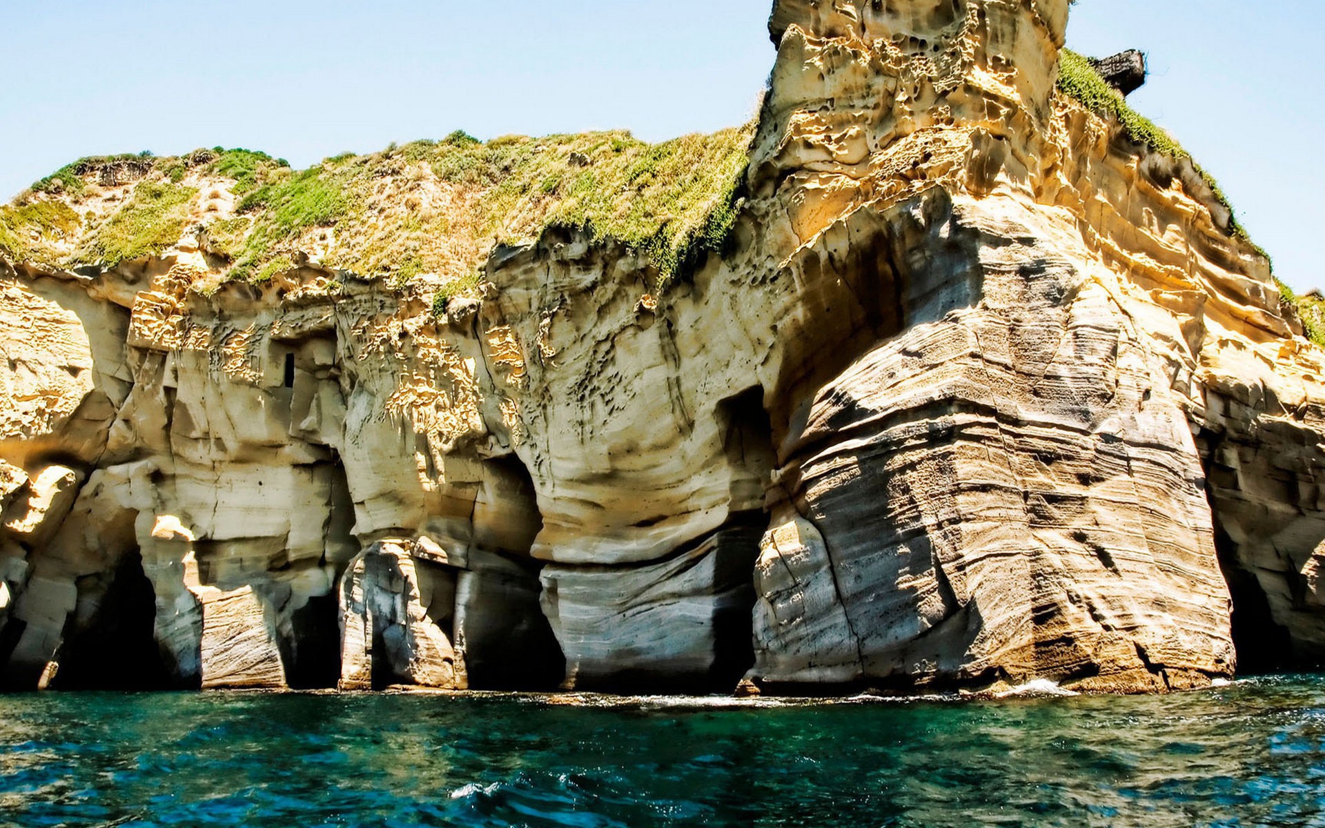 Пещеры промытые водой