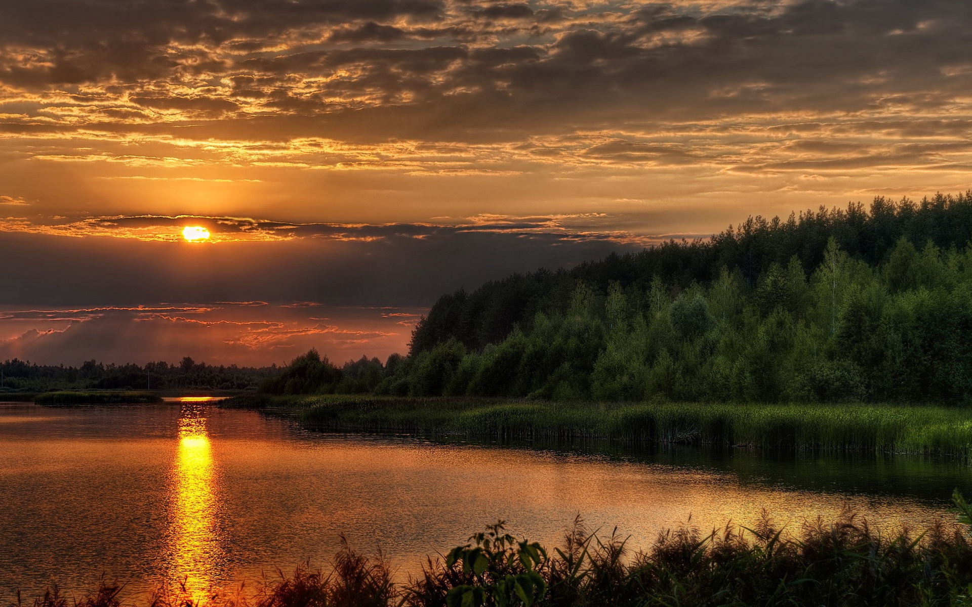 Закат солнца за тучу