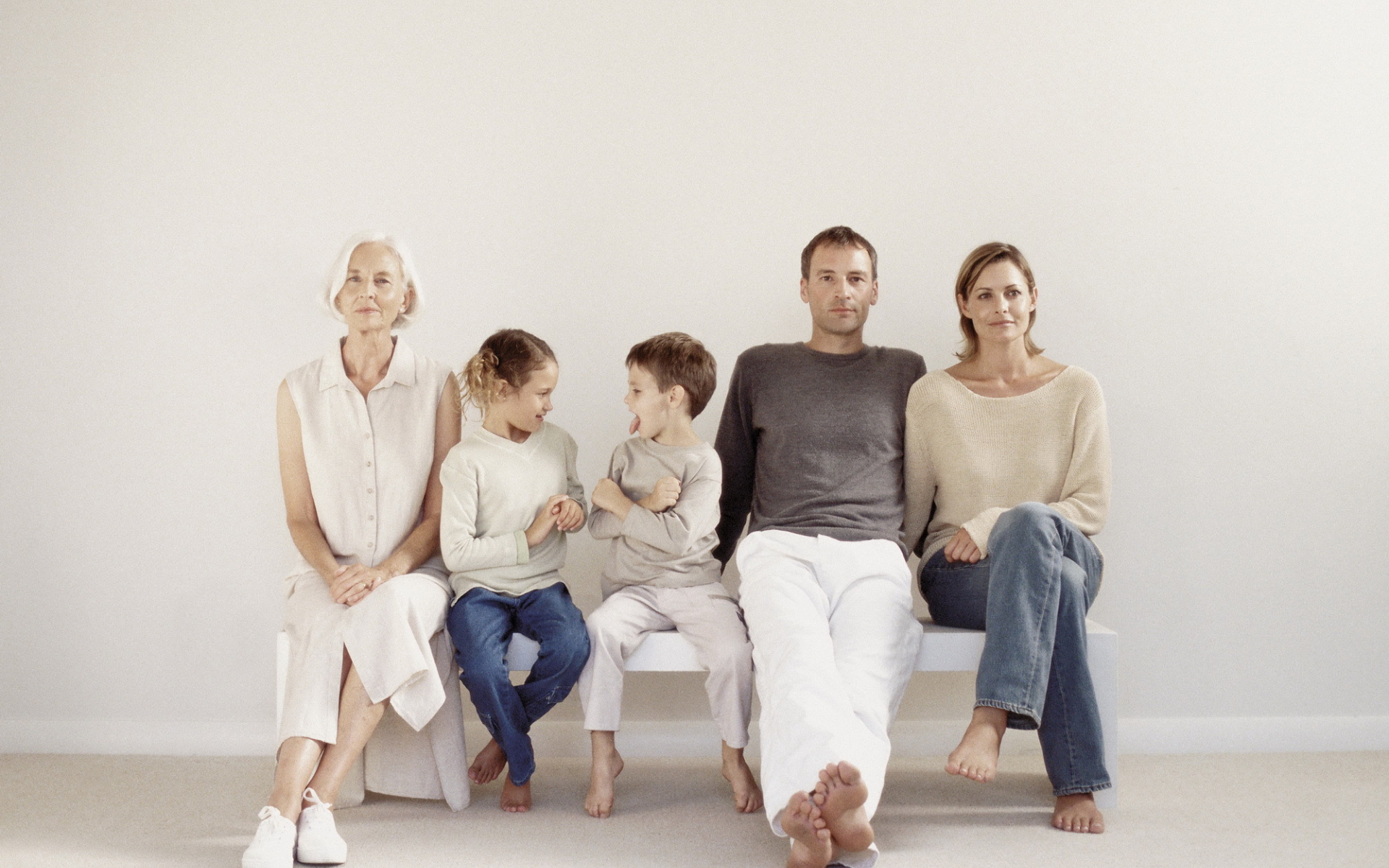 Семья с бабушкой