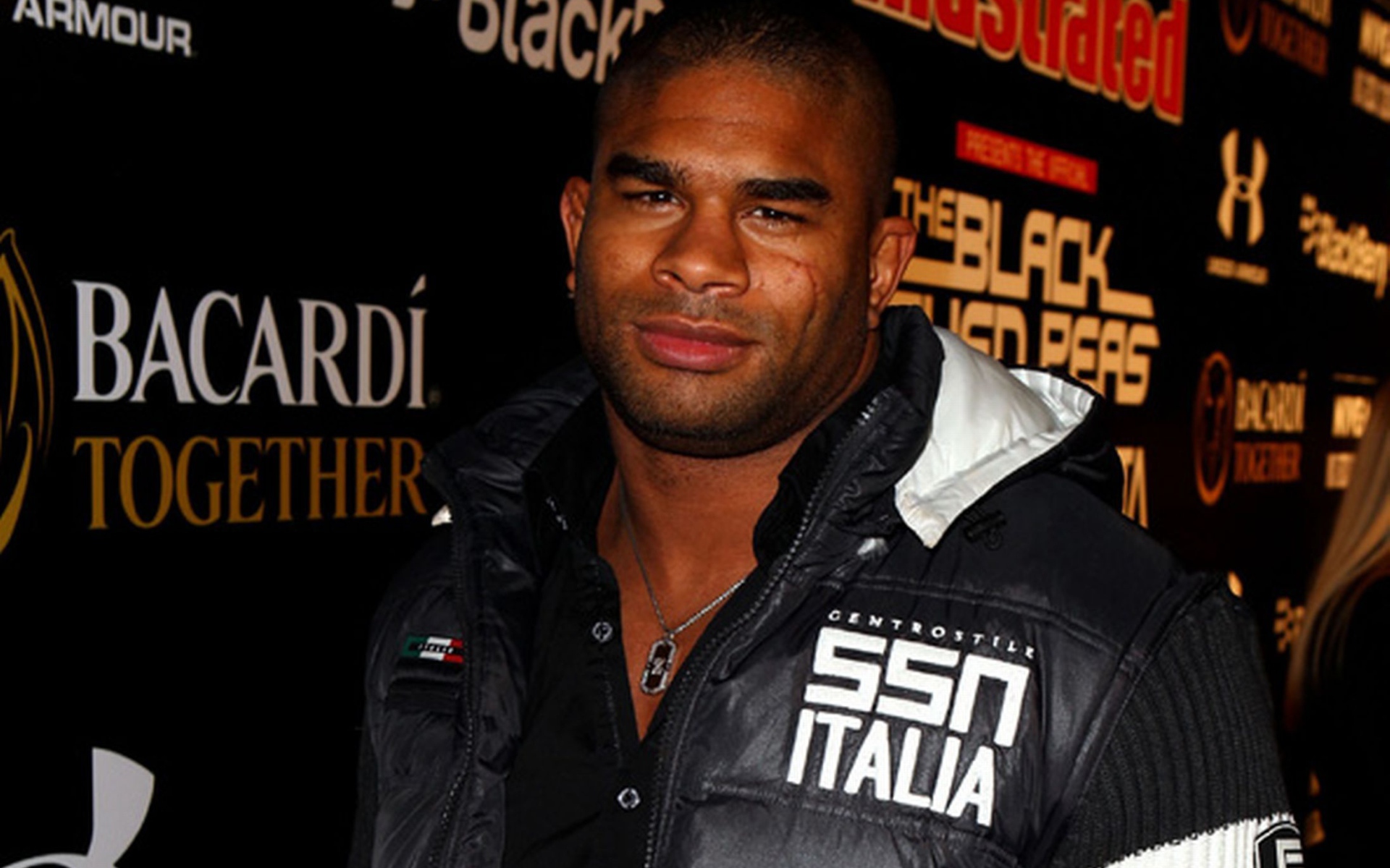 Бесстрашный боец UFC Алистер Оверим