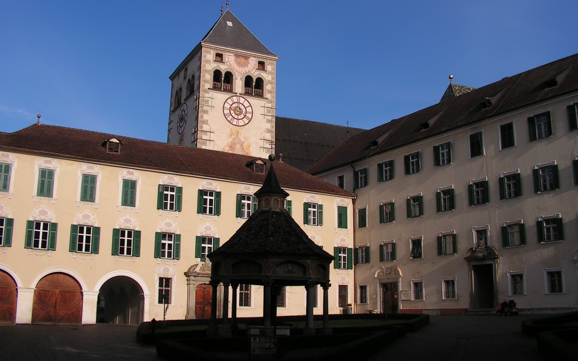 Площадь в городе Нойштифт, Австрия