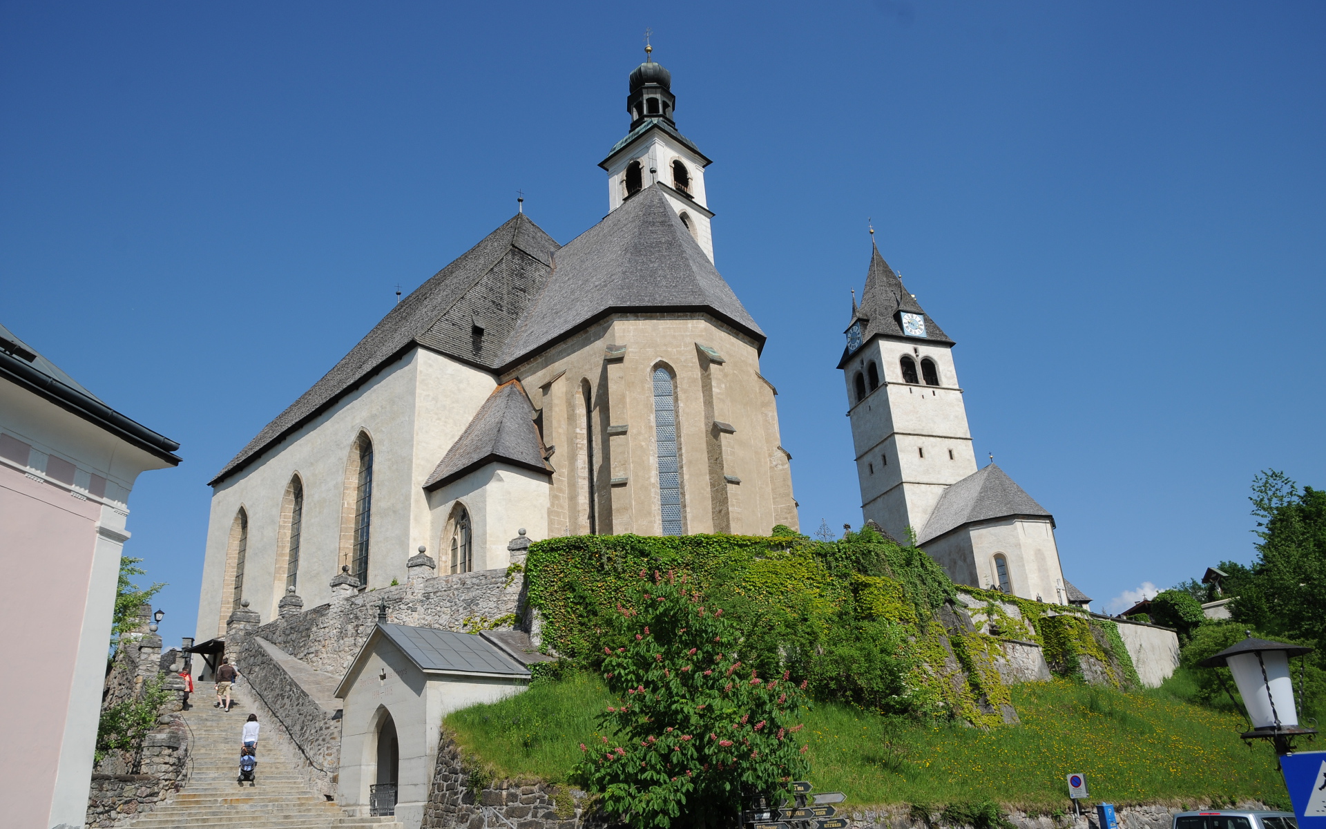 Церковь на курорте Китцбюэль, Австрия