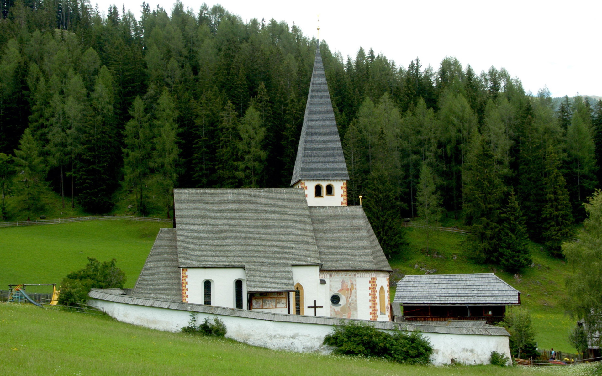 Церковь на горнолыжном курорте Бад Кляйнкирххайм, Австрия