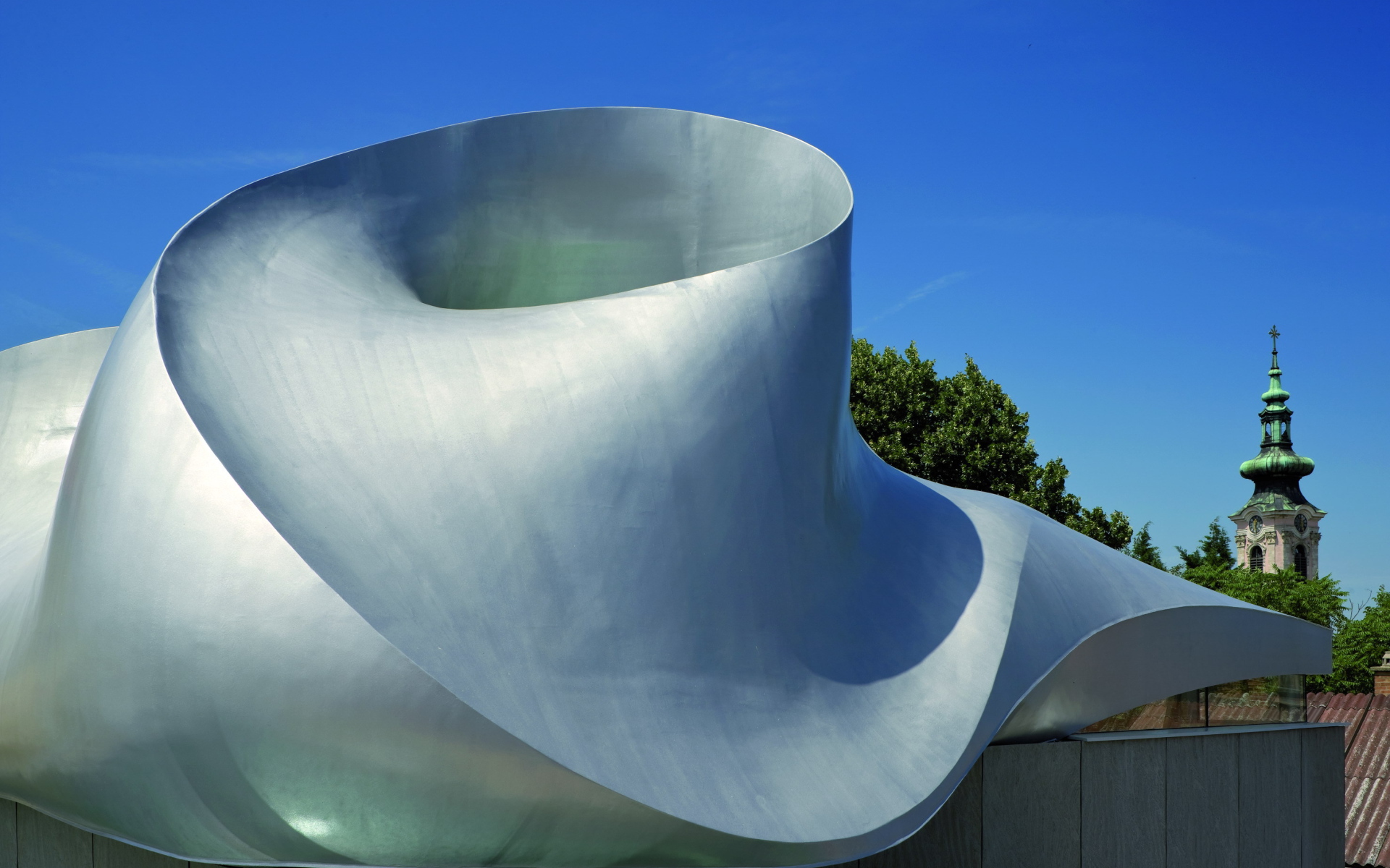 Современная скульптура в городе Гайнберг, Австрия