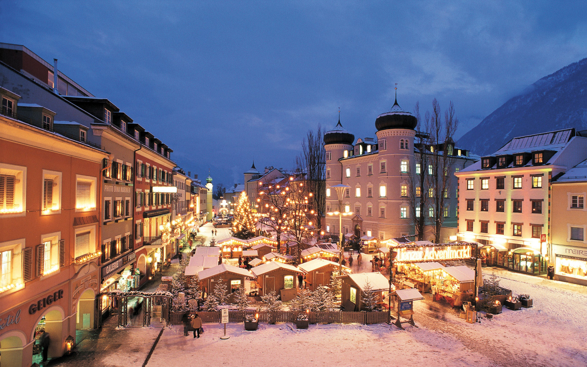 Вечерние огни на курорте Лиенц, Австрия