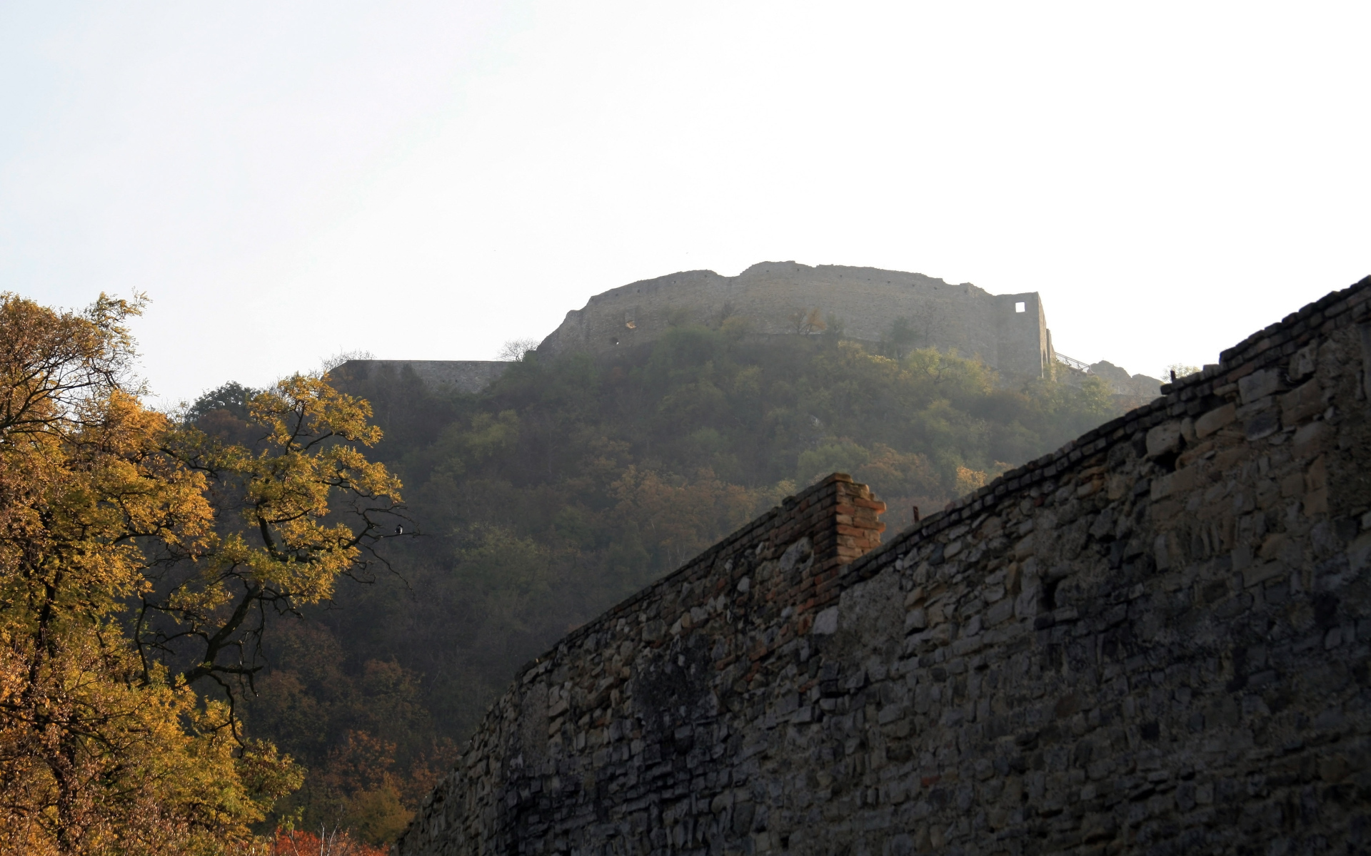 Руины крепости в городе Гайнберг, Австрия