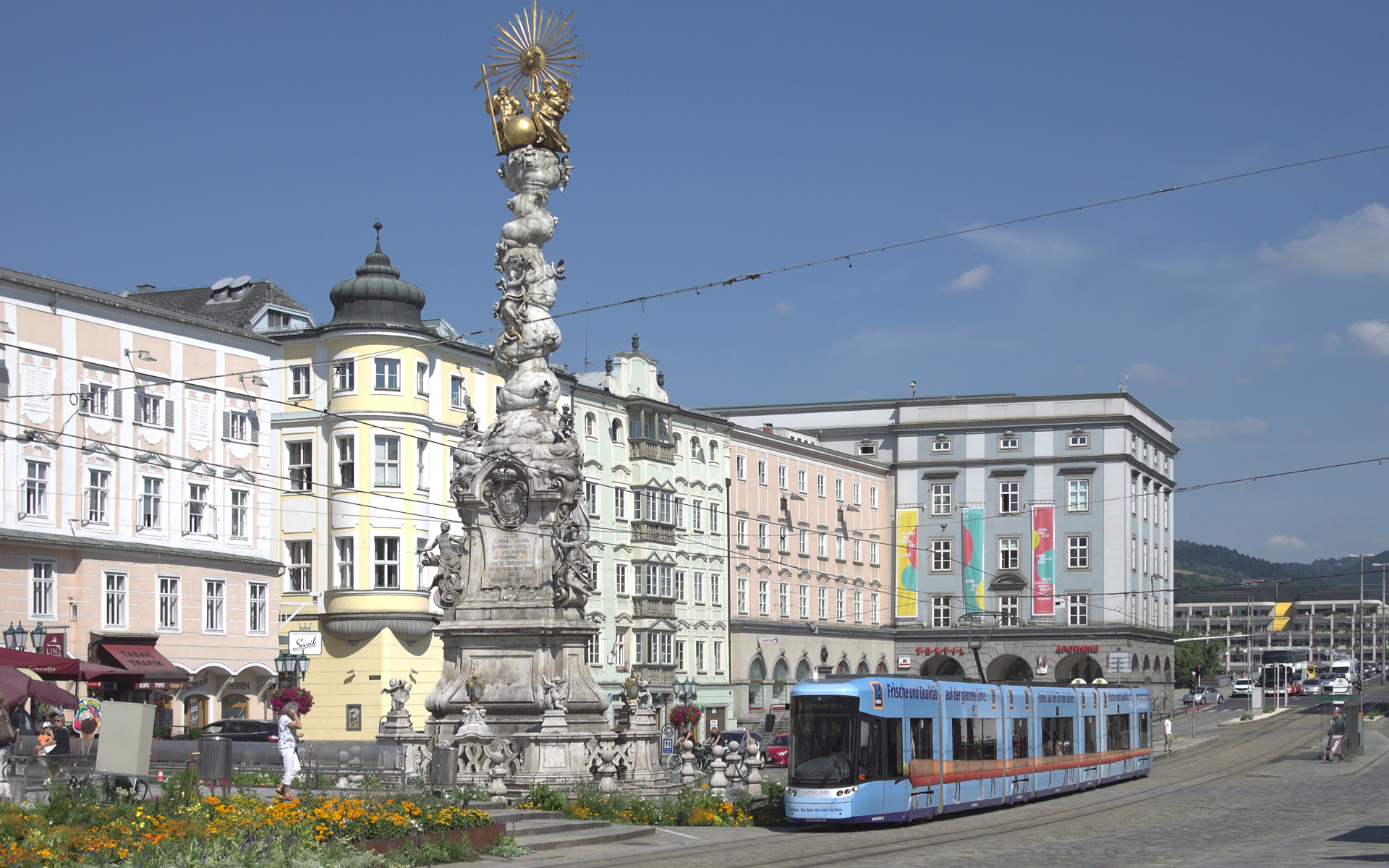 Скульптура на площади в городе Линц, Австрия