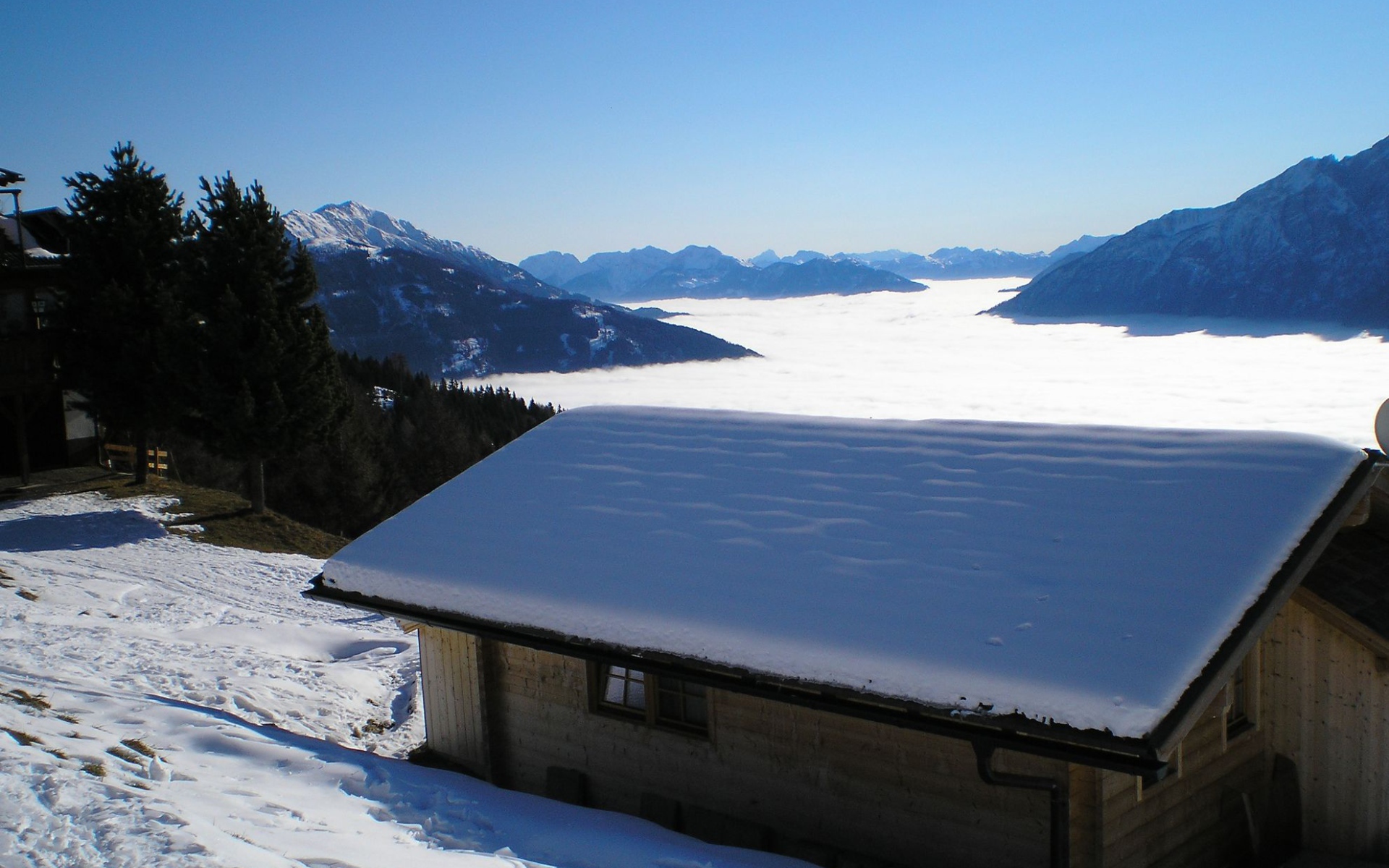 Заснеженный дом на курорте Лиенц, Австрия