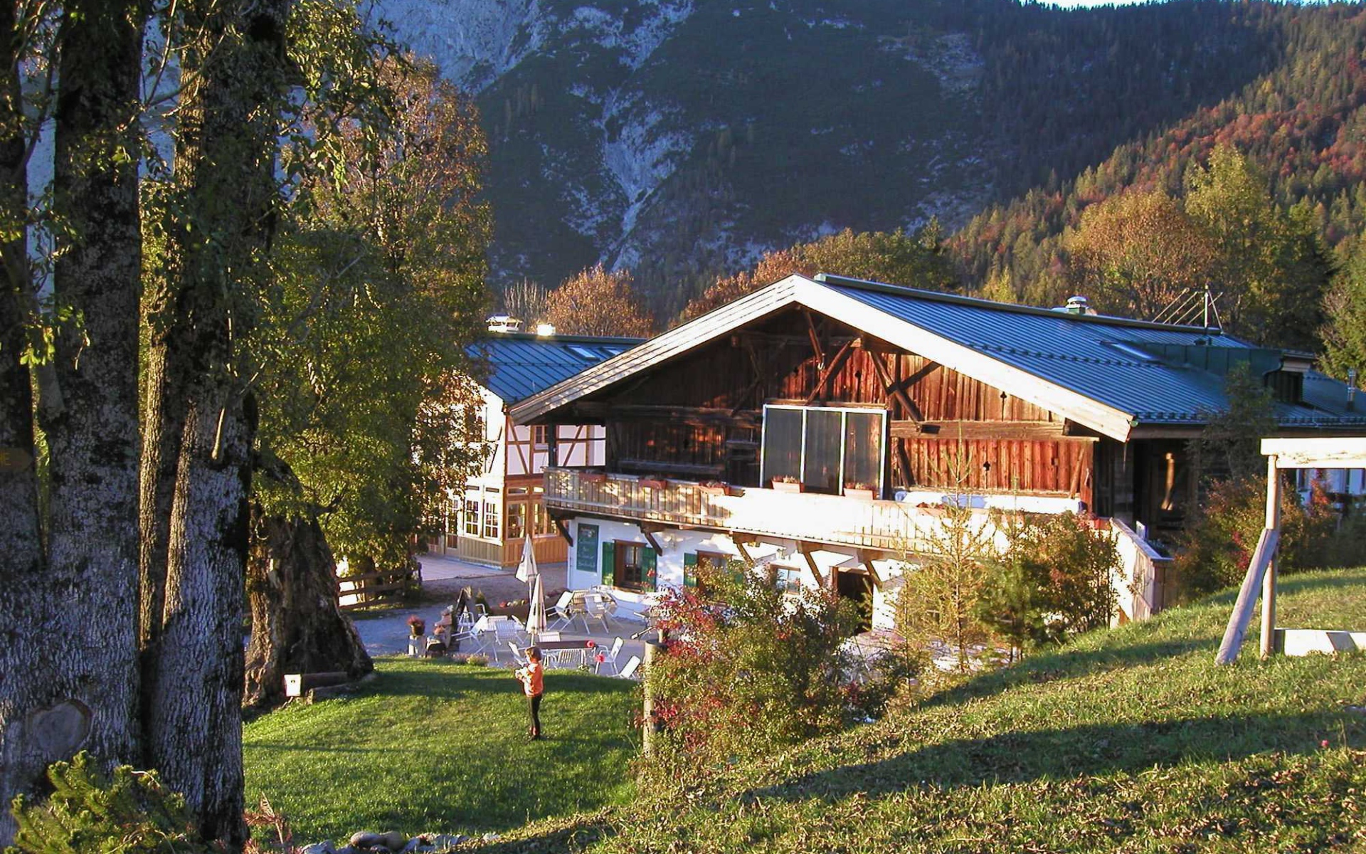 Дом среди деревьев на курорте Тельфс-Бюхен, Австрия