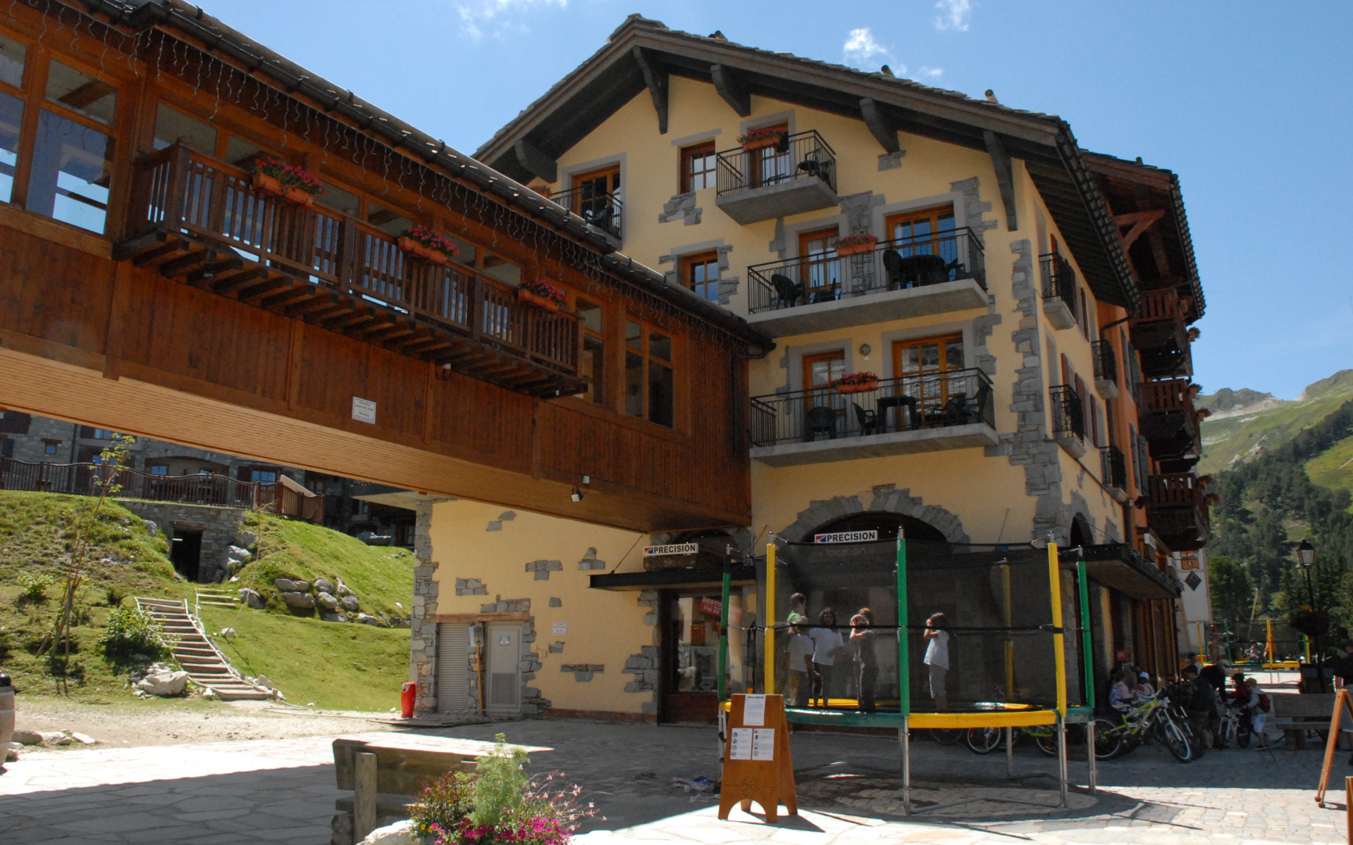 Арка на горнолыжном курорте Лез Арк, Франция