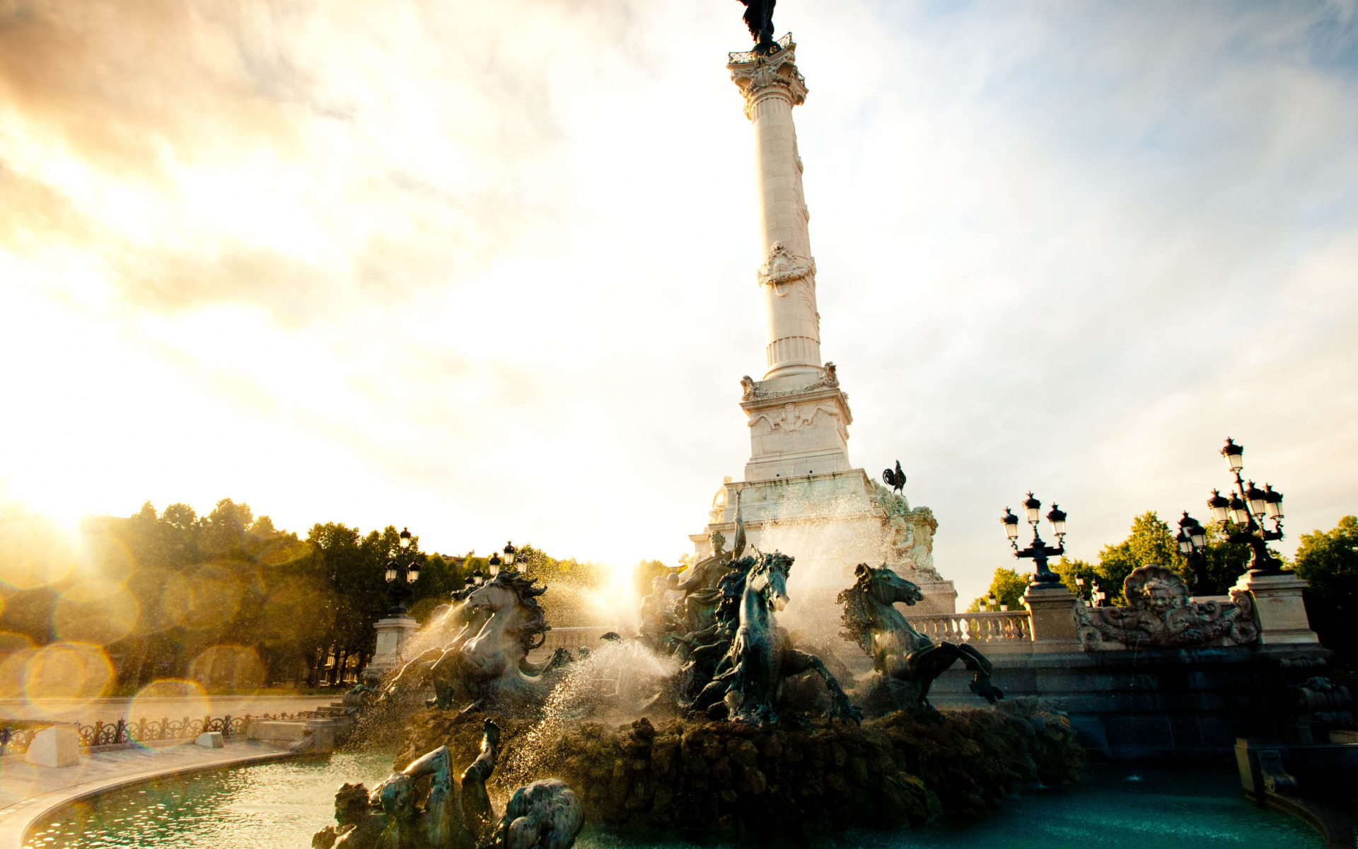 Колонна в Бордо, Франция