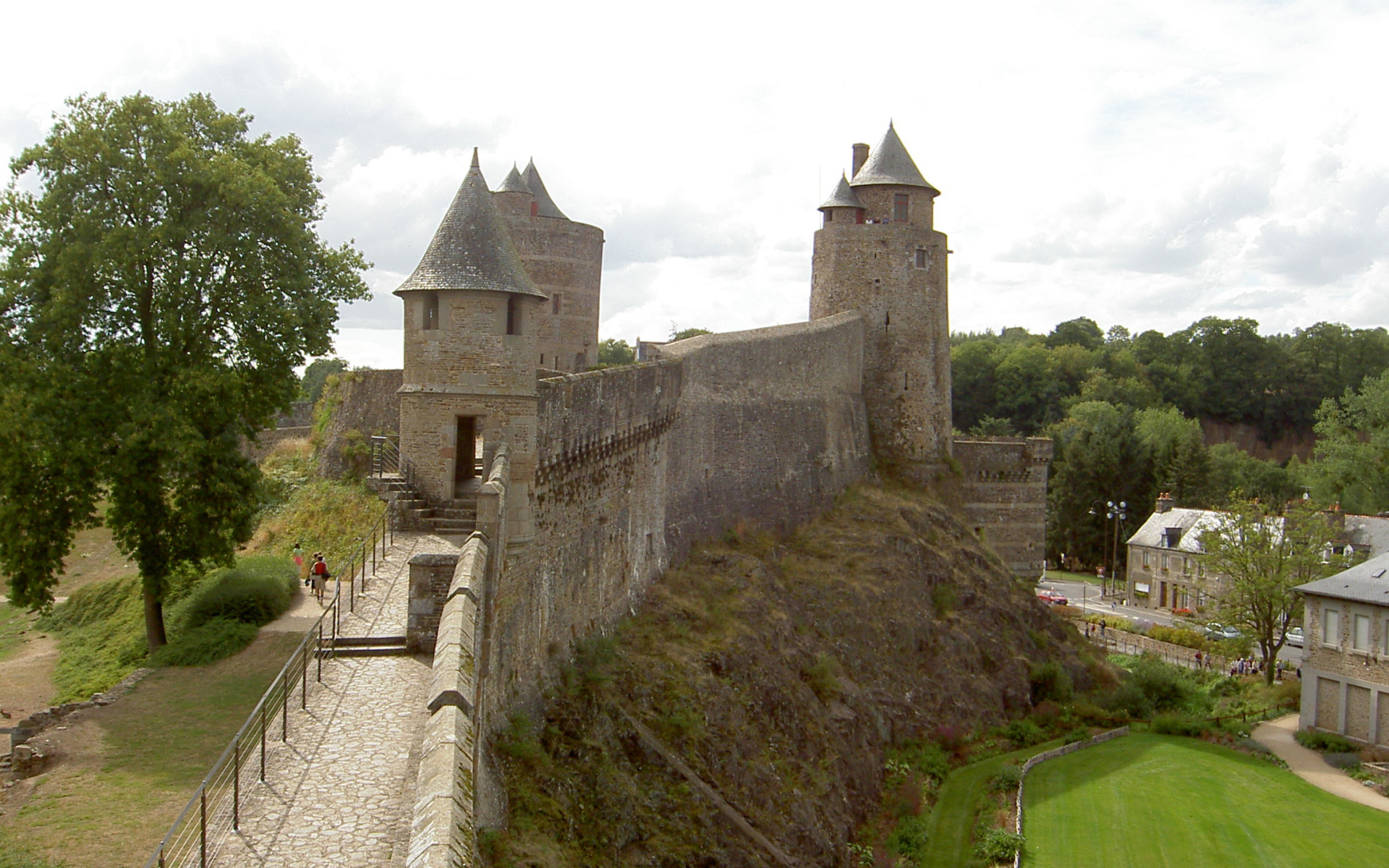 Крепостные стены в Бретань, Франция