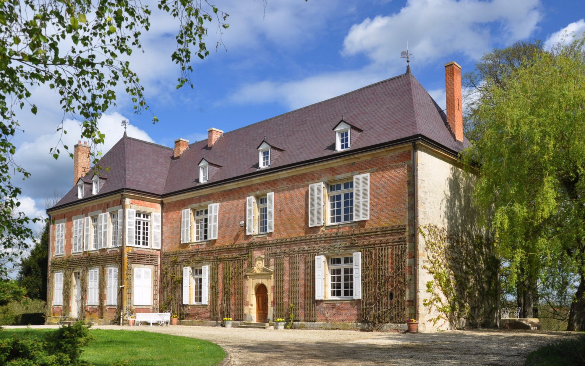 Старинное здание в провинции Шампань, Франция