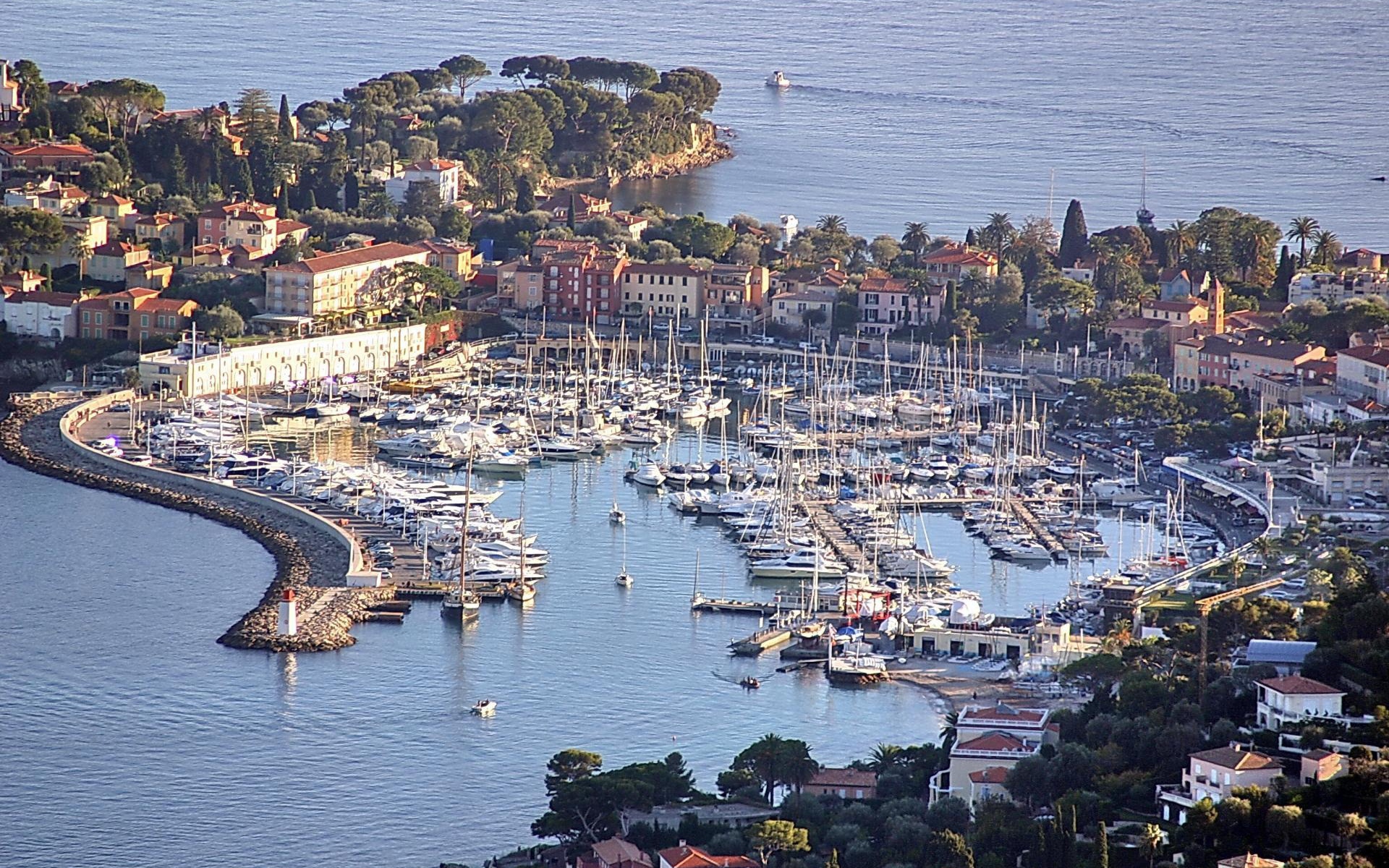 Порт на курорте Сен-Жан-Кап-Ферра, Франция