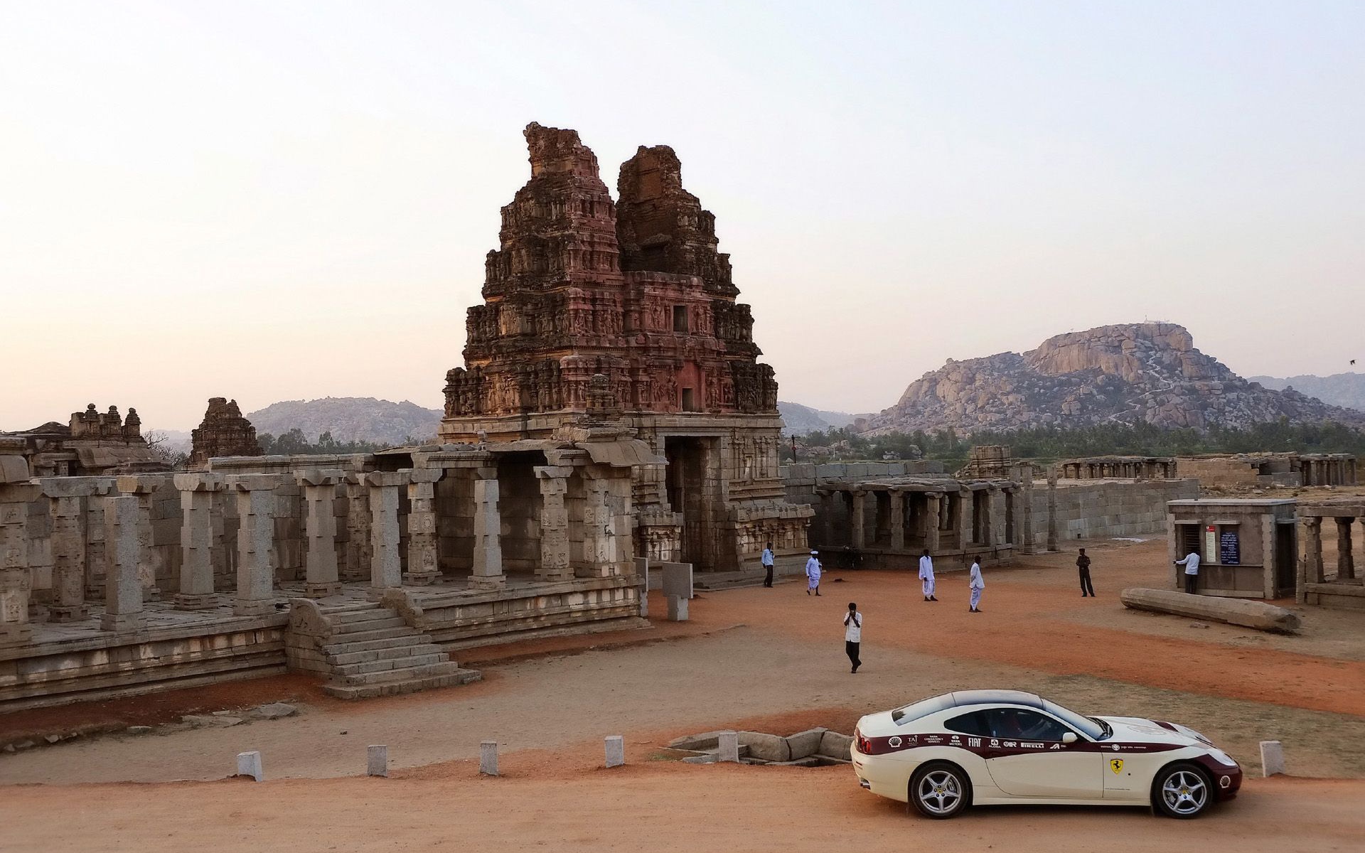 Феррари рядом с Мумбаи