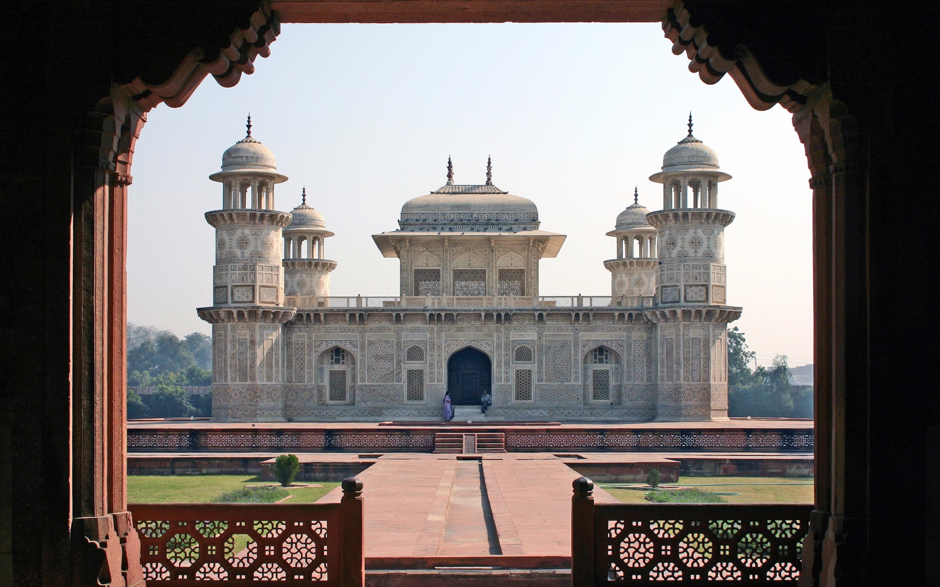 Памятник Итимад-Уд-Даула в Агре