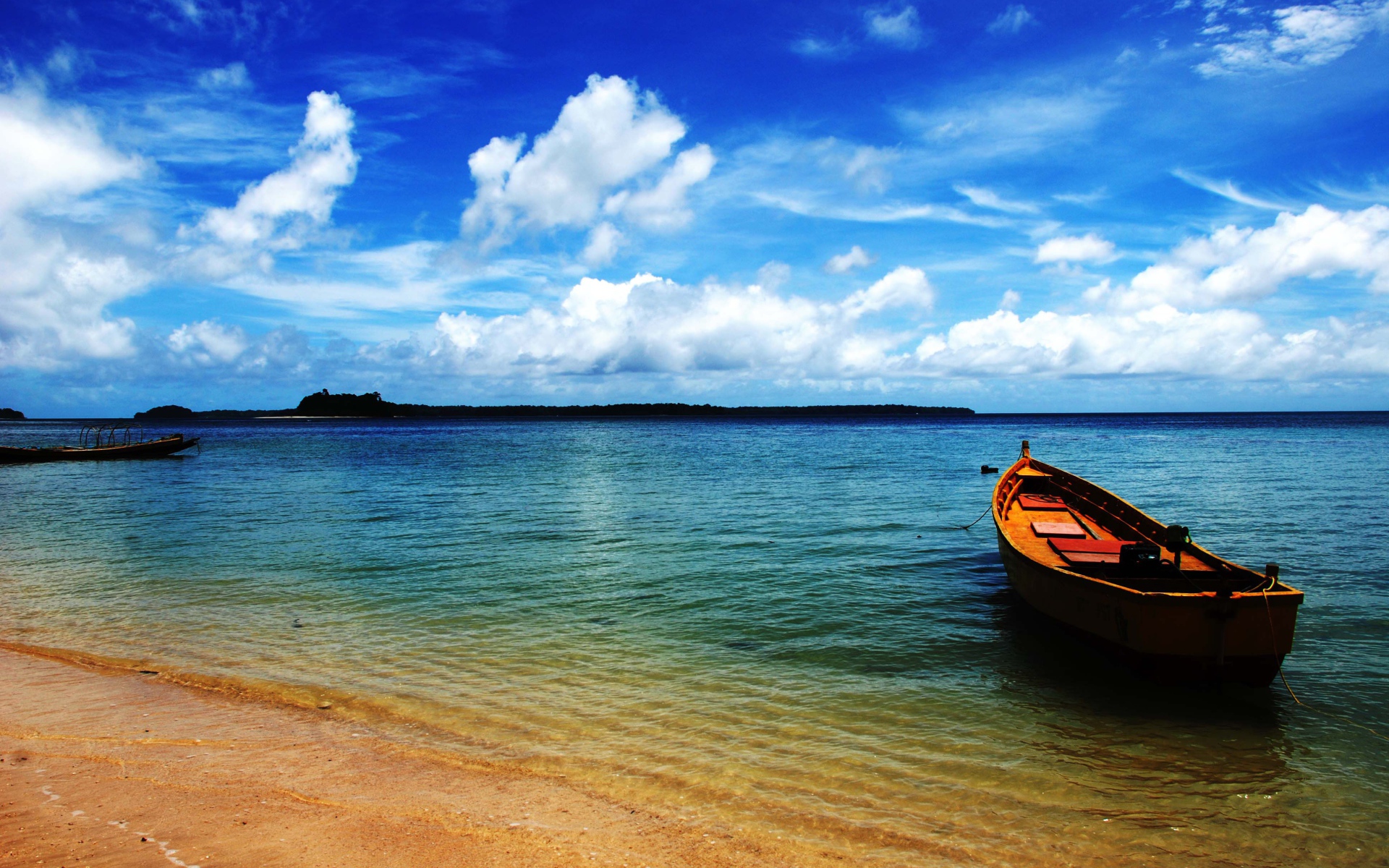 Чудесные пляжи и лодка на Андамских островах