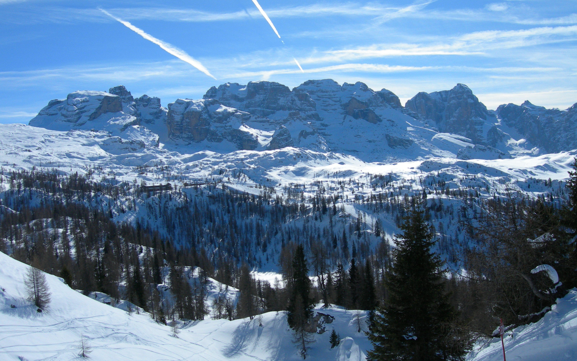 Альпы на горнолыжном курорте Мадонна ди Кампильо, Италия