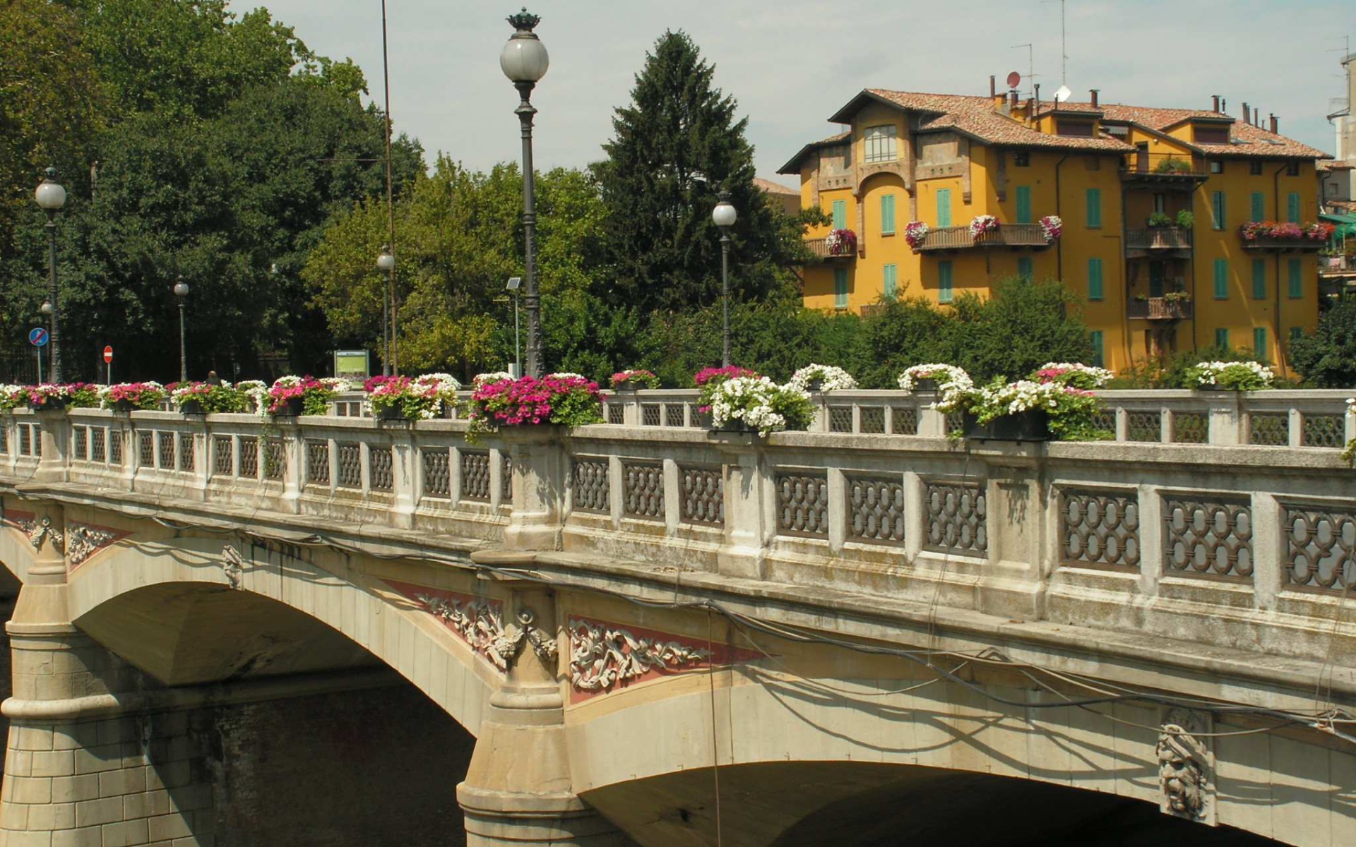 Мост в Парме, Италия