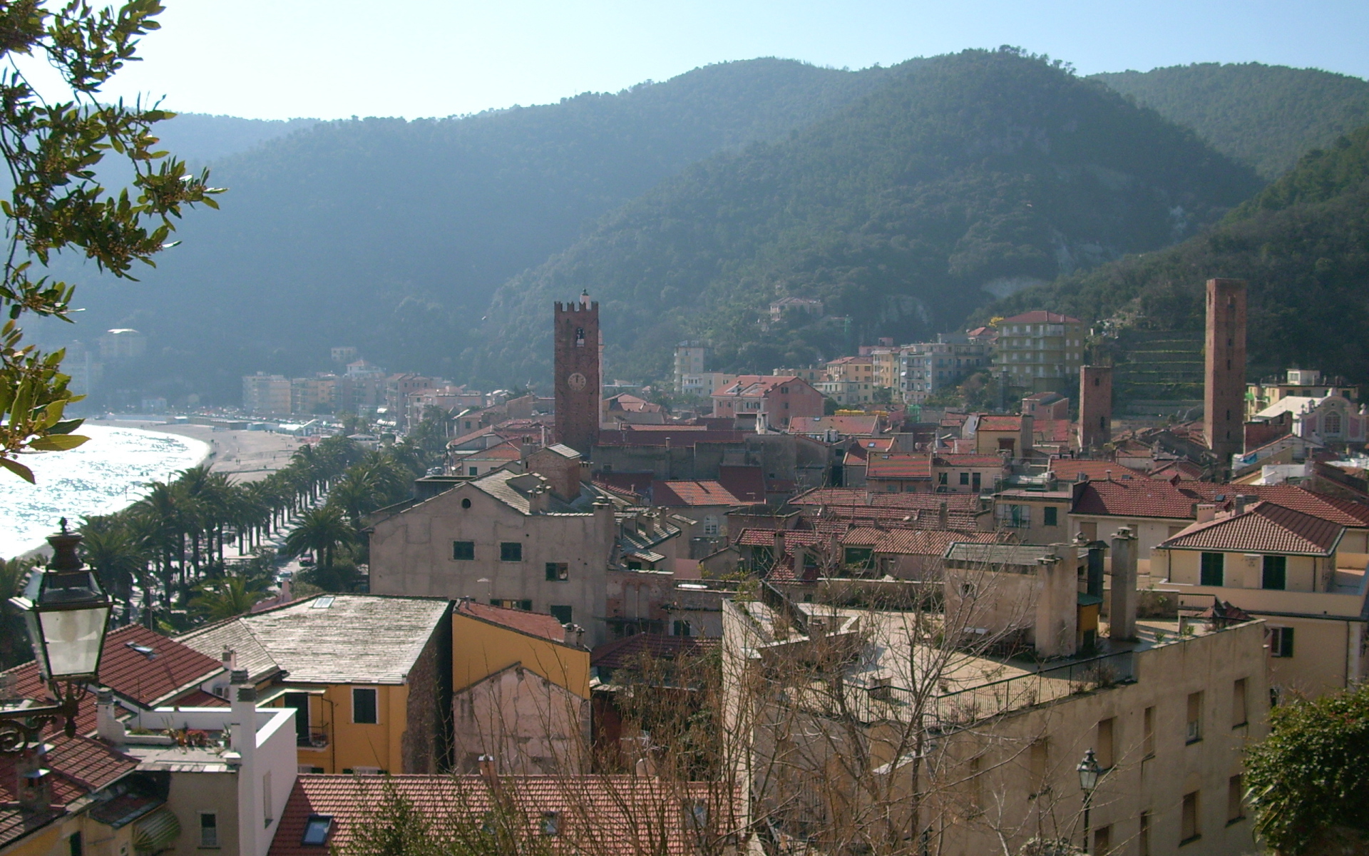 Дома на побережье на курорте Ноли, Италия