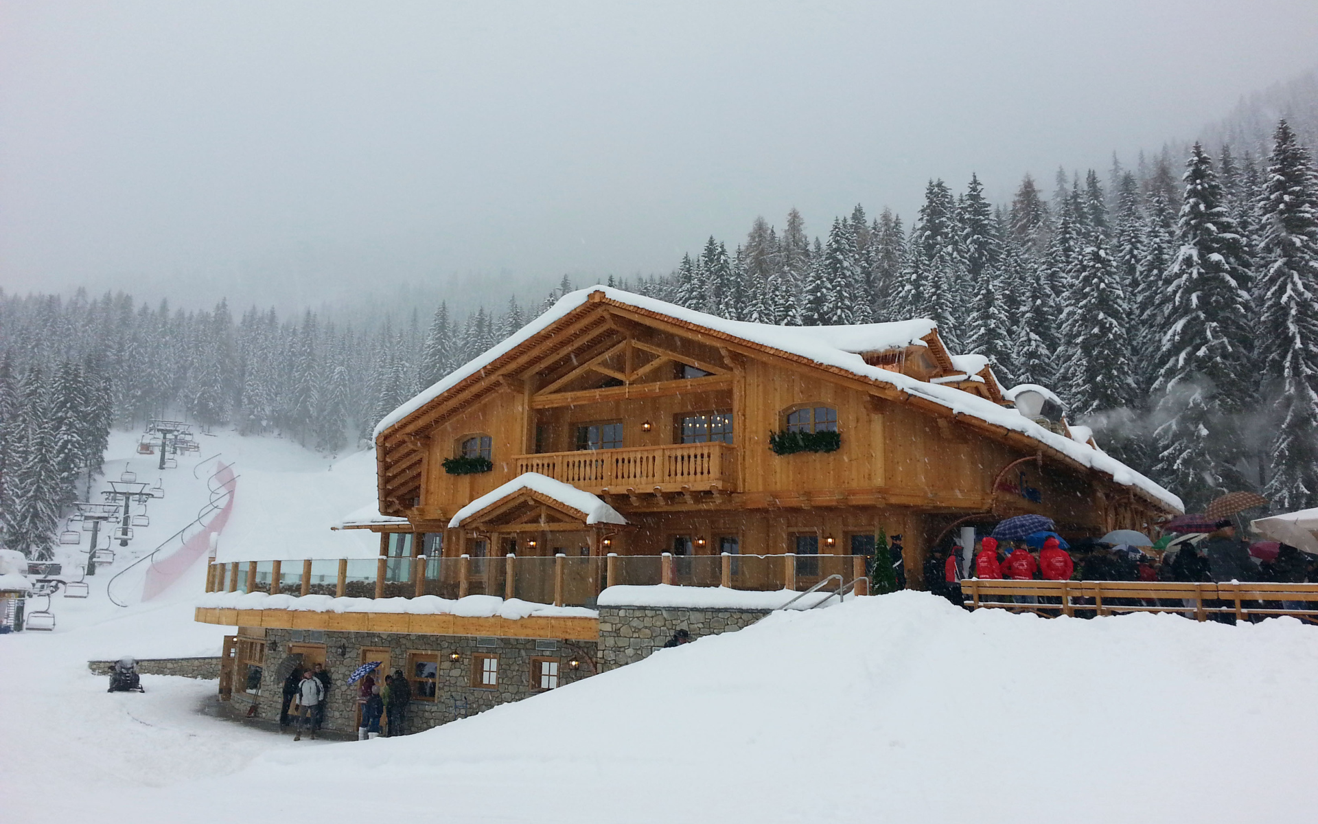 Горнолыжная база на курорте Аллеге, Италия