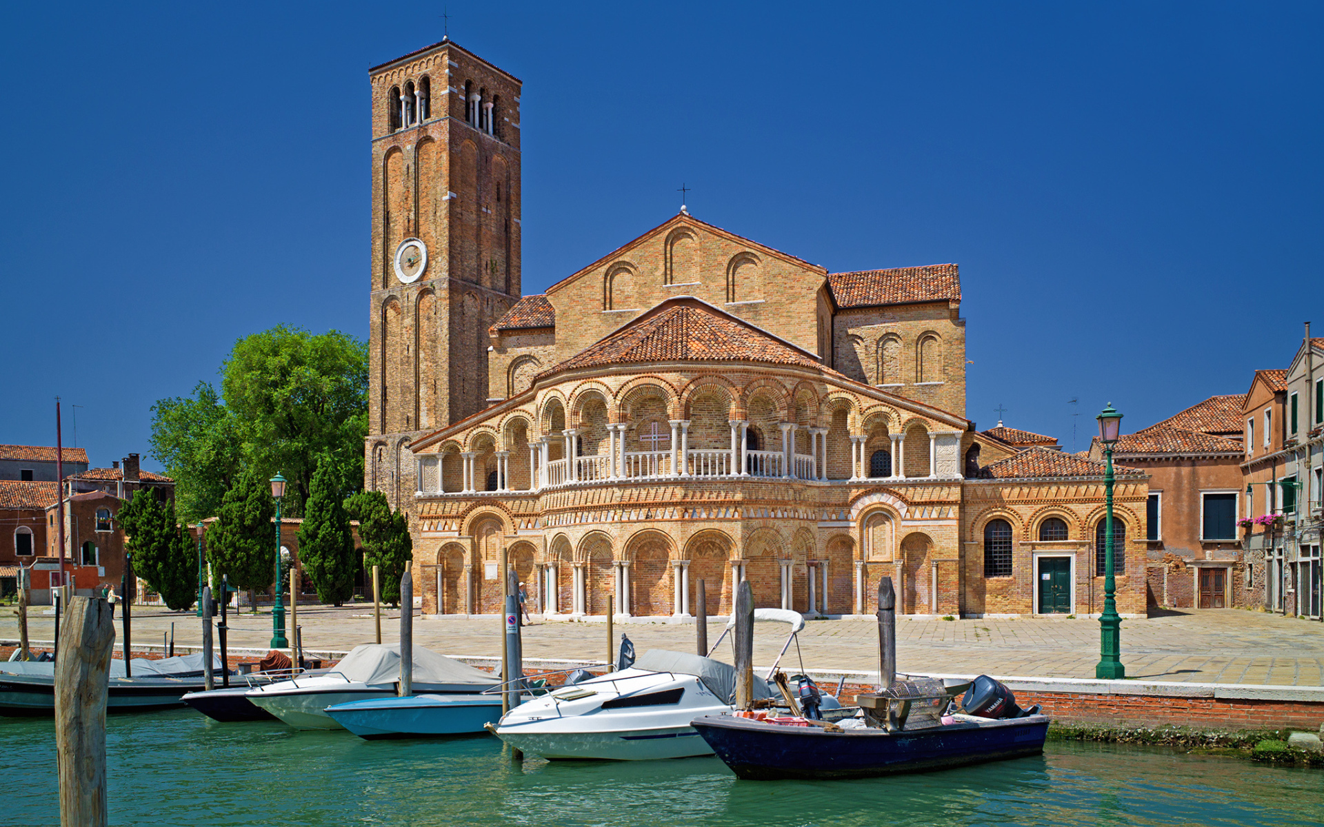 Базилика святой Марии на острове Мурано, Италия