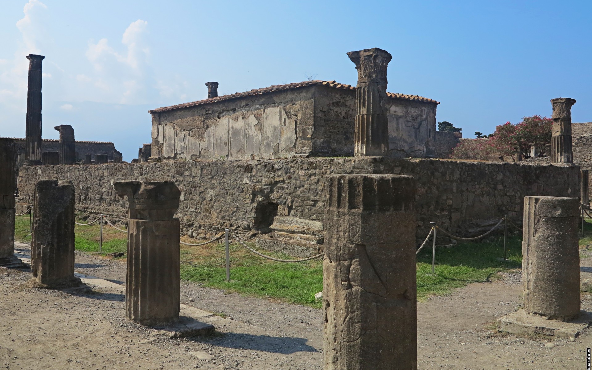 Сохранившееся здание в Помпеях, Италия