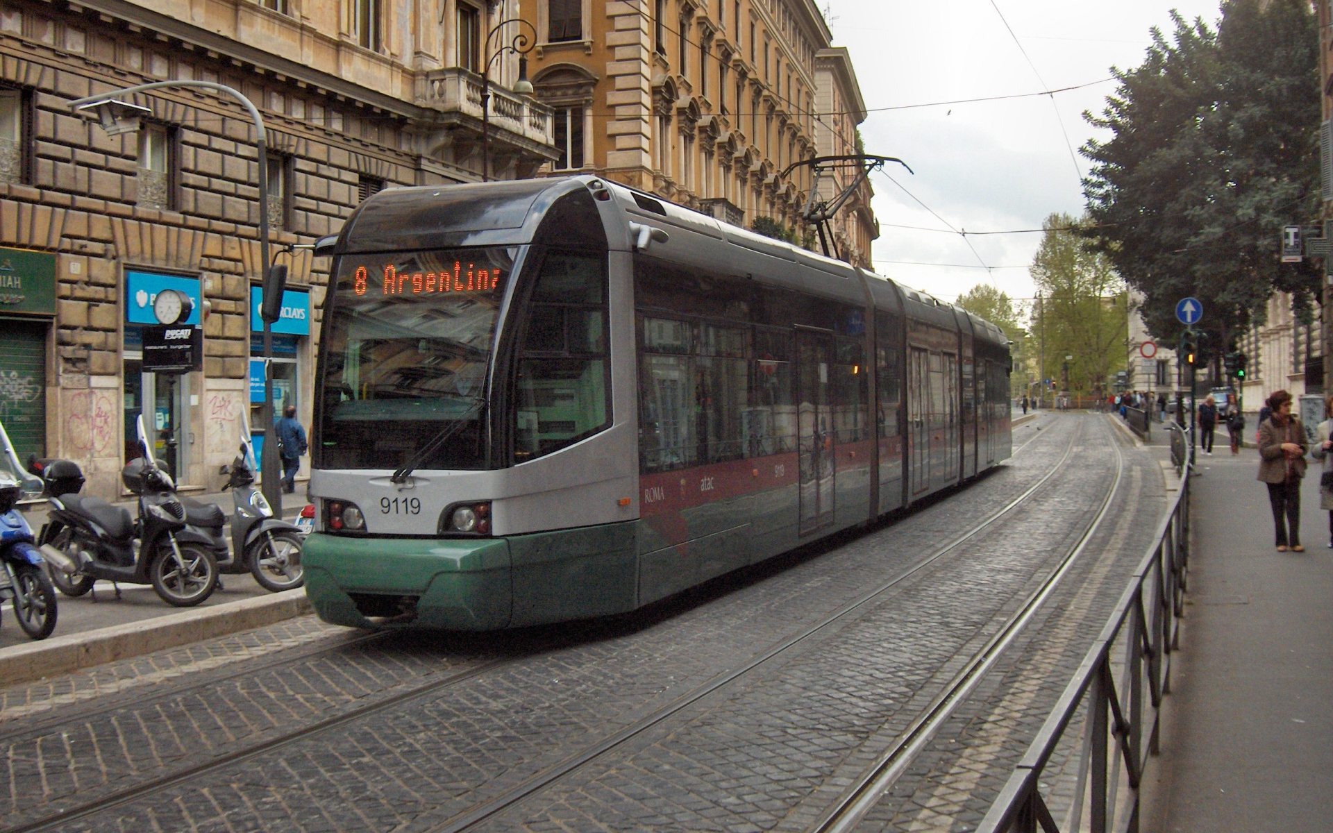 Городской трамвай в Риме, Италия