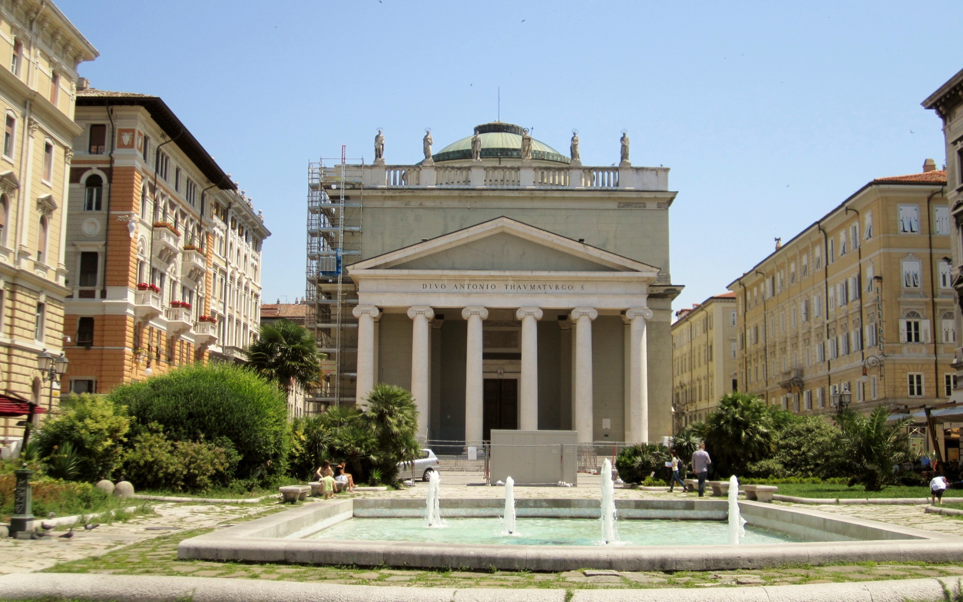 Театр на курорте в Триесте, Италия