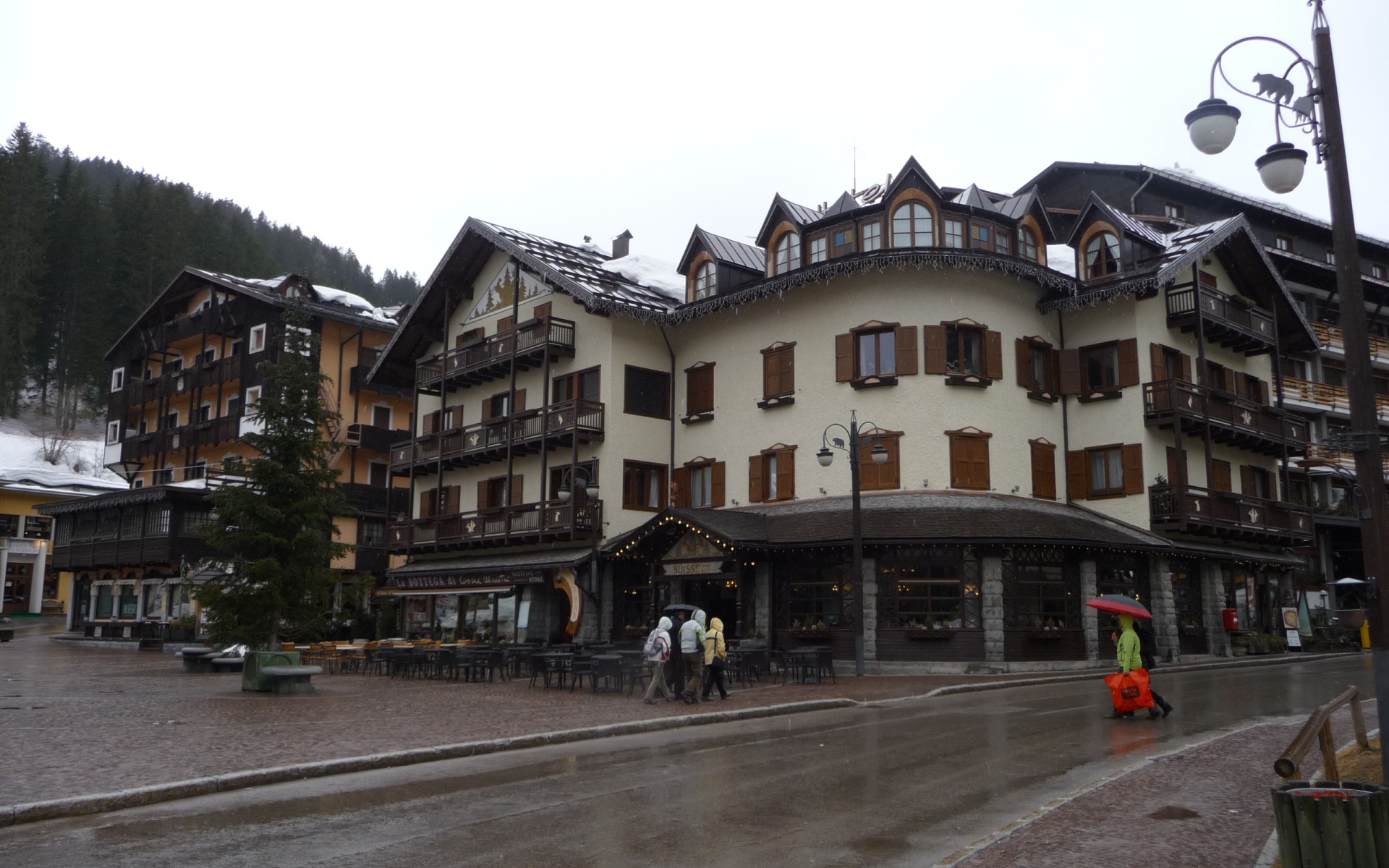 Городские дома на горнолыжном курорте Мадонна ди Кампильо, Италия