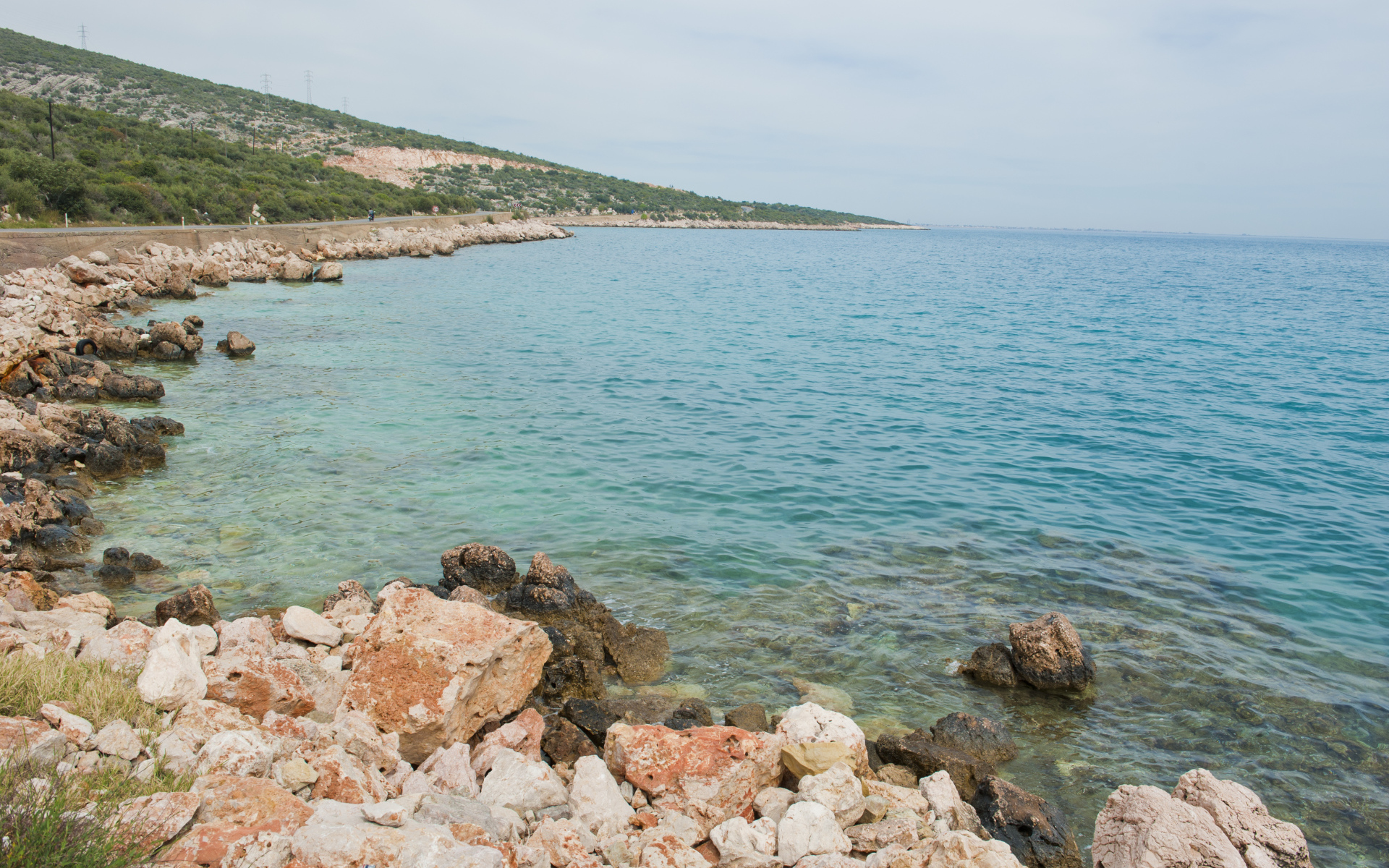 Дикий пляж в окрестностях Мерсина, Турция