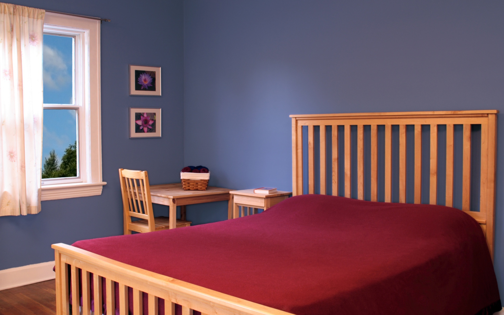Синие стены в детской комнате