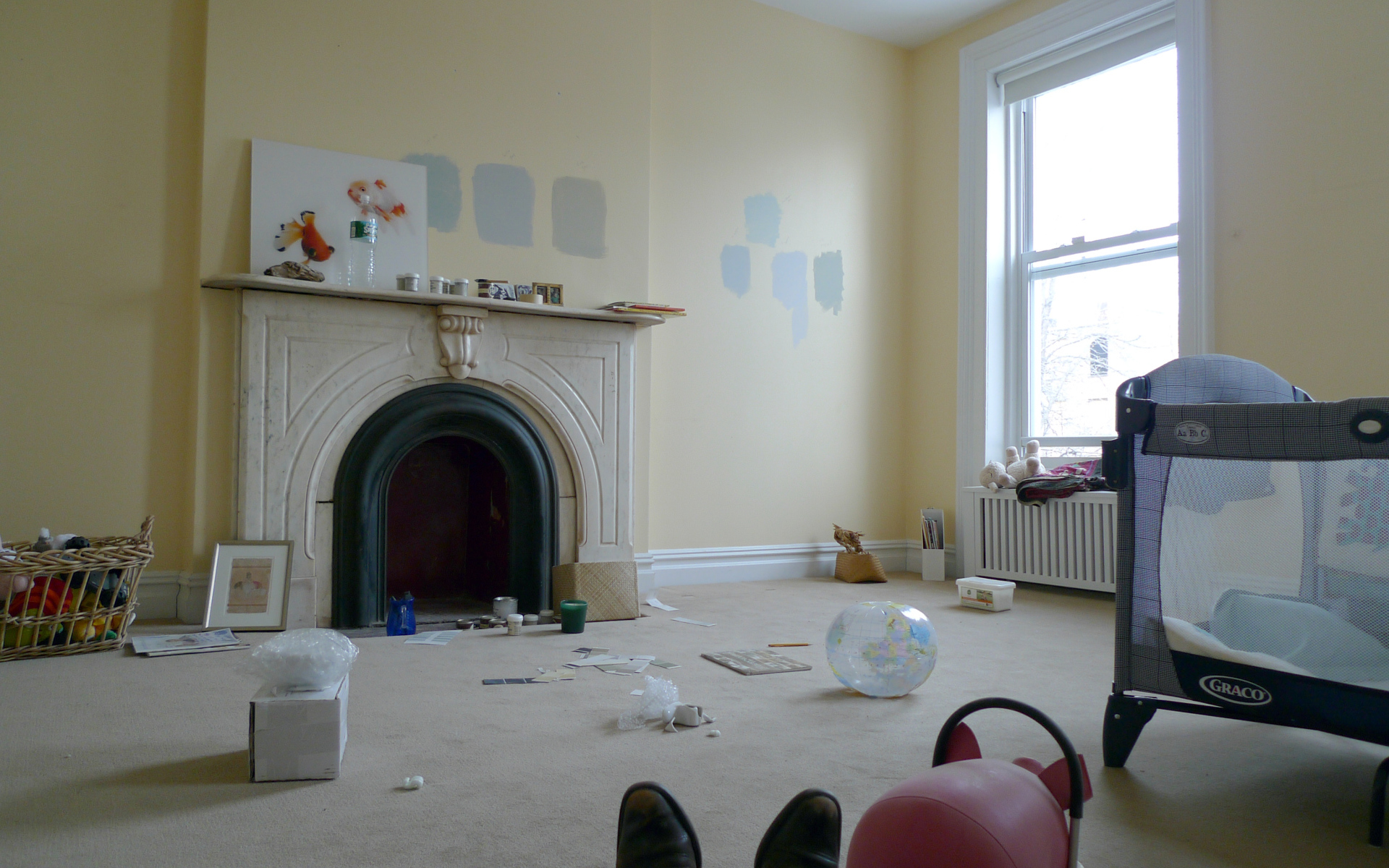 Камин в детской комнате