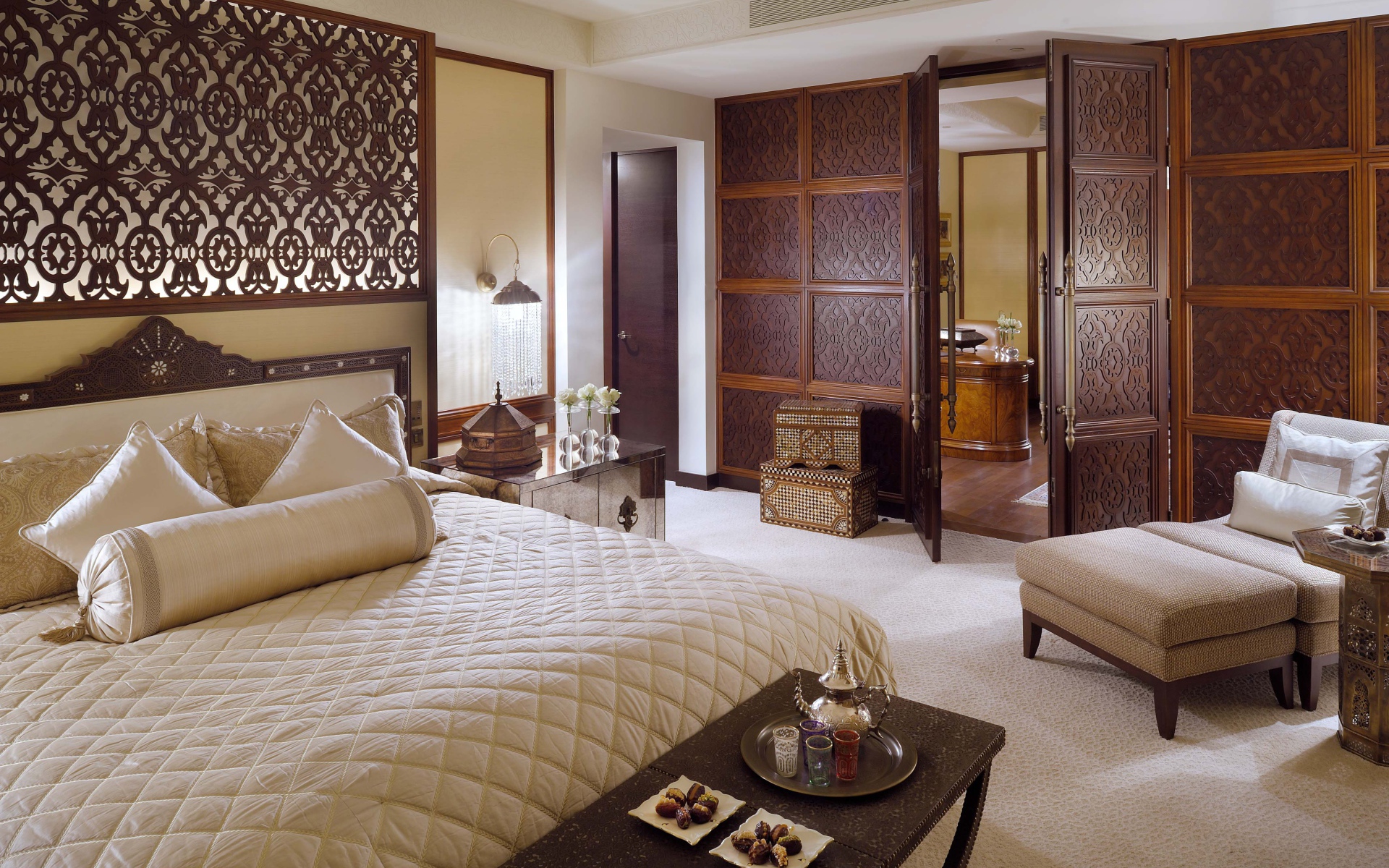 Имперский стиль в спальне