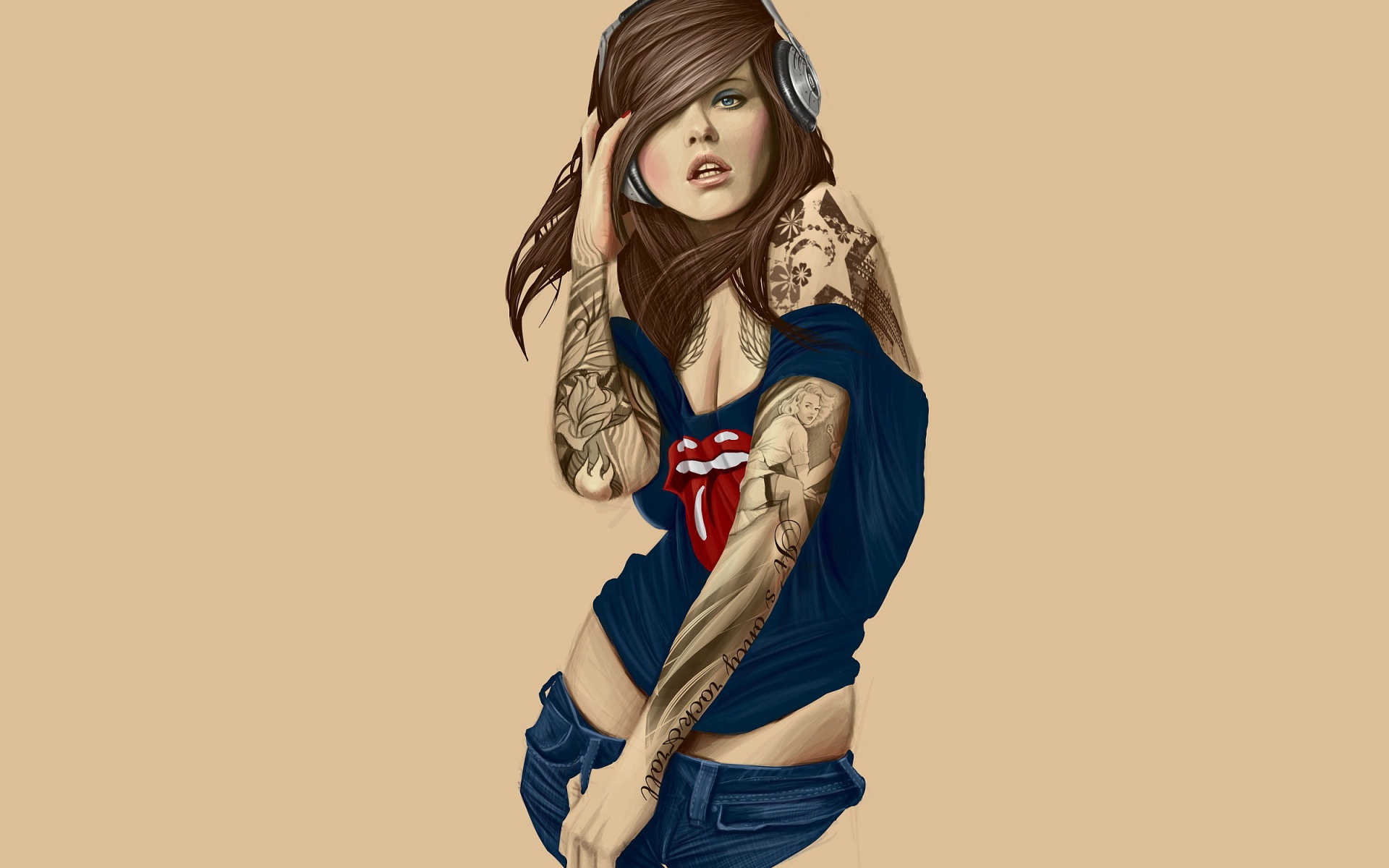 Современная девушка с татуировками на руках